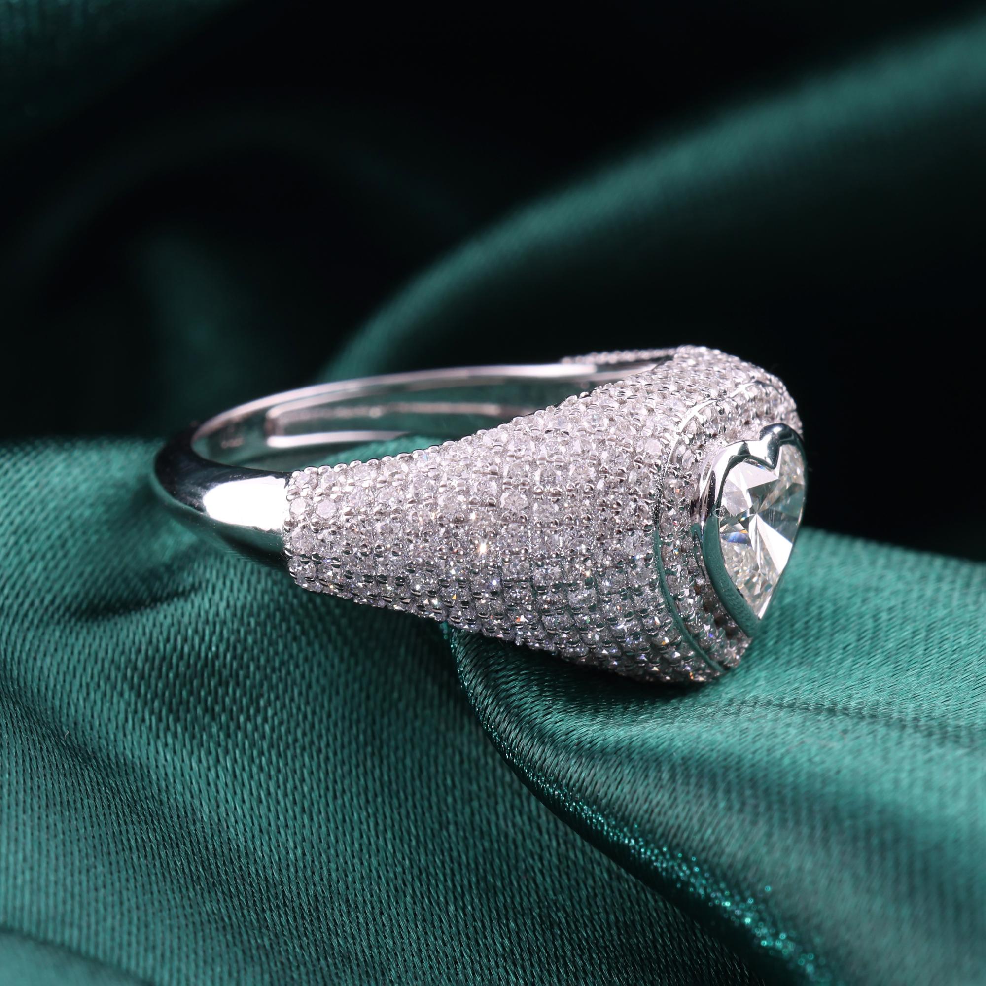 Bague de fiançailles Cocktail en or blanc 14K avec diamant certifié taille cœur Fine Jewelry en vente 3