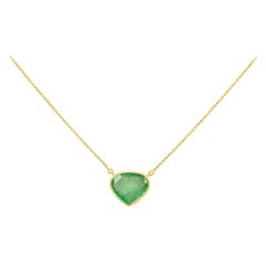 Heart Cut Emerald Colet Set in 18kt Gold