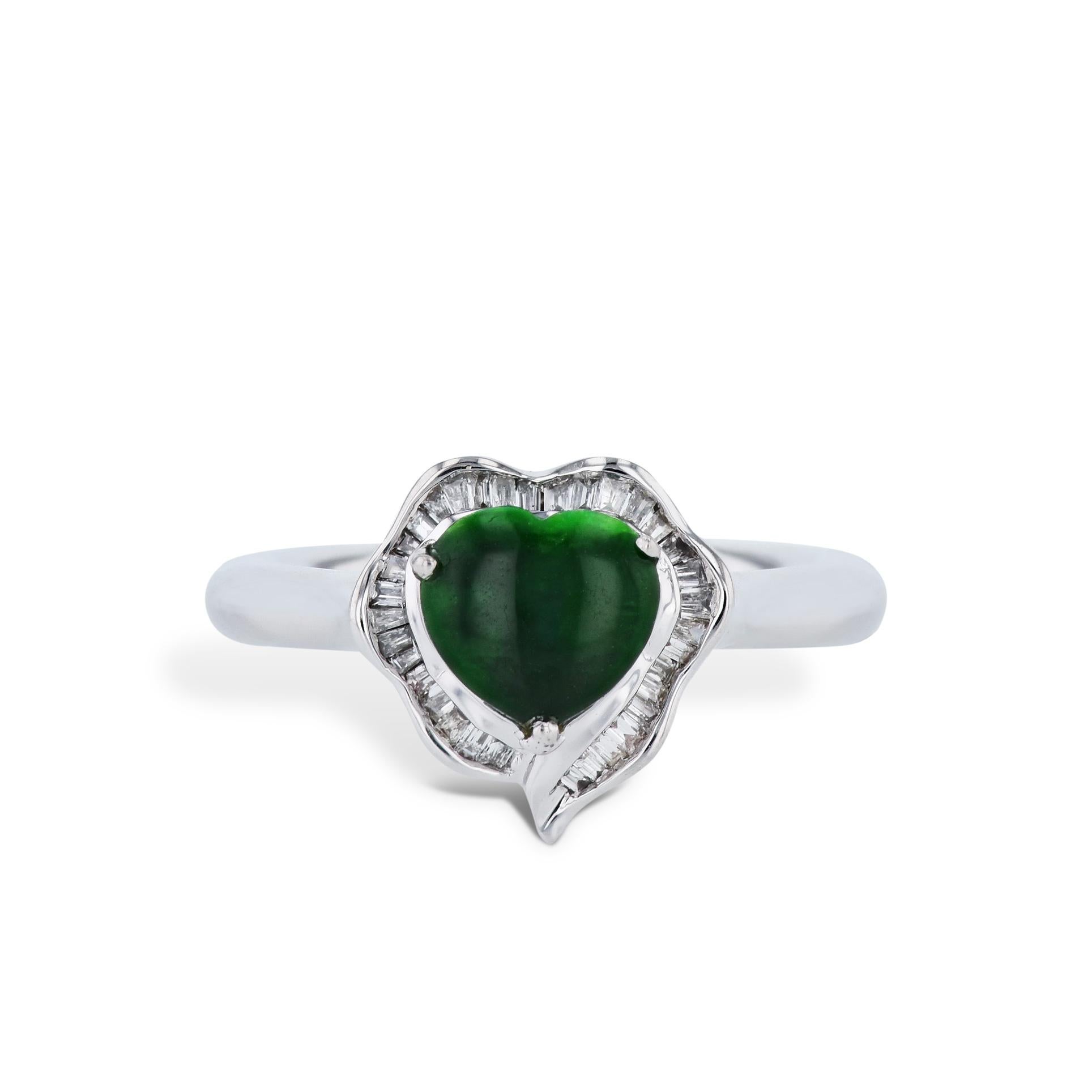 Heart Cut Jadeite Diamond Cabochon Estate Ring In Excellent Condition For Sale In Miami, FL