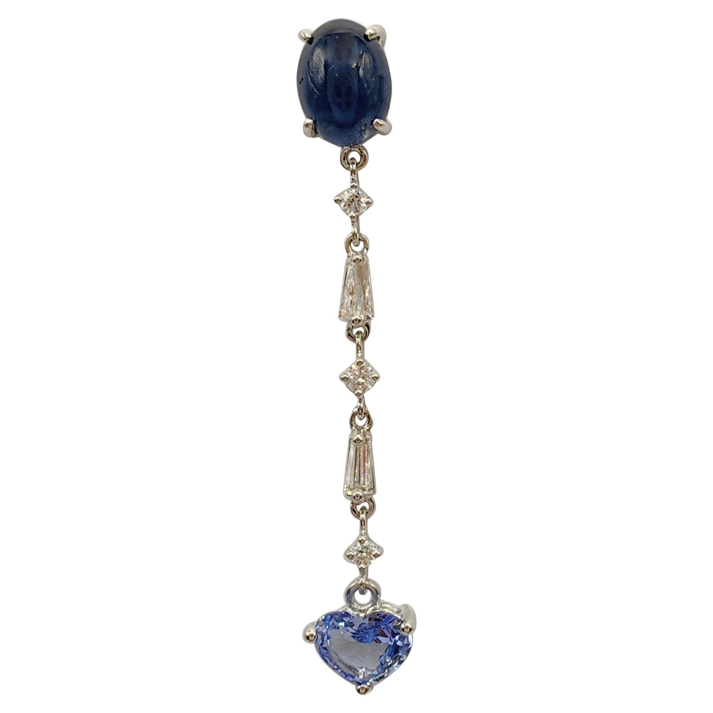 Pendants d'oreilles en or 18 carats avec saphir bleu pastel et cabochon bleu et diamant taille cœur