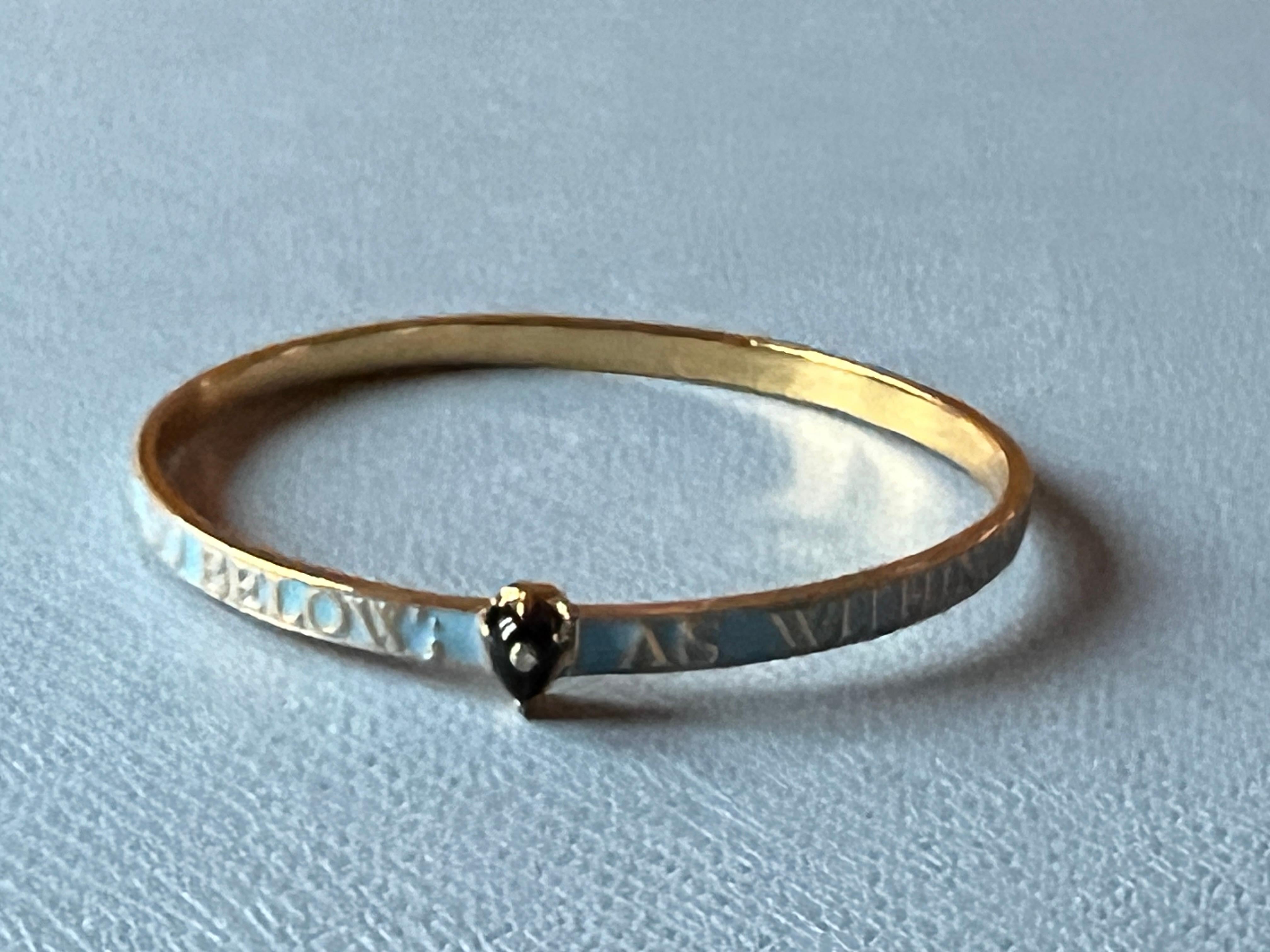 Onice  Bracciale Bangle con diamanti Smalto azzurro in vendita 4