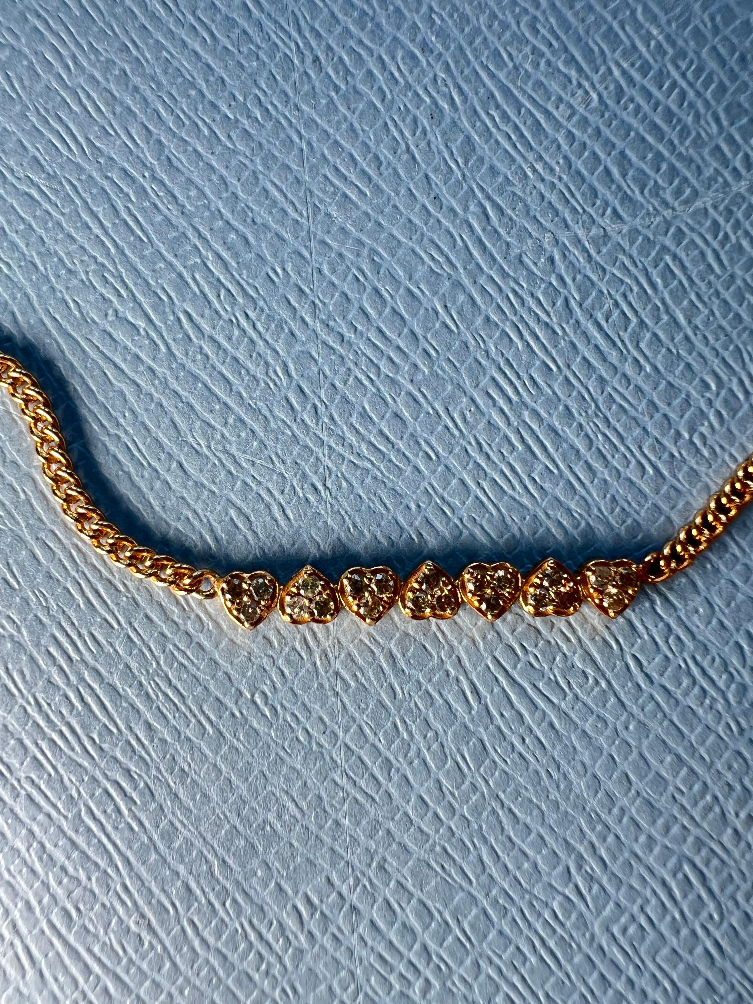Donna Collana a catena con girocollo di diamanti a forma di cuore in vendita