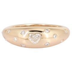 Bague bombée en or jaune 14K avec diamants en forme de cœur