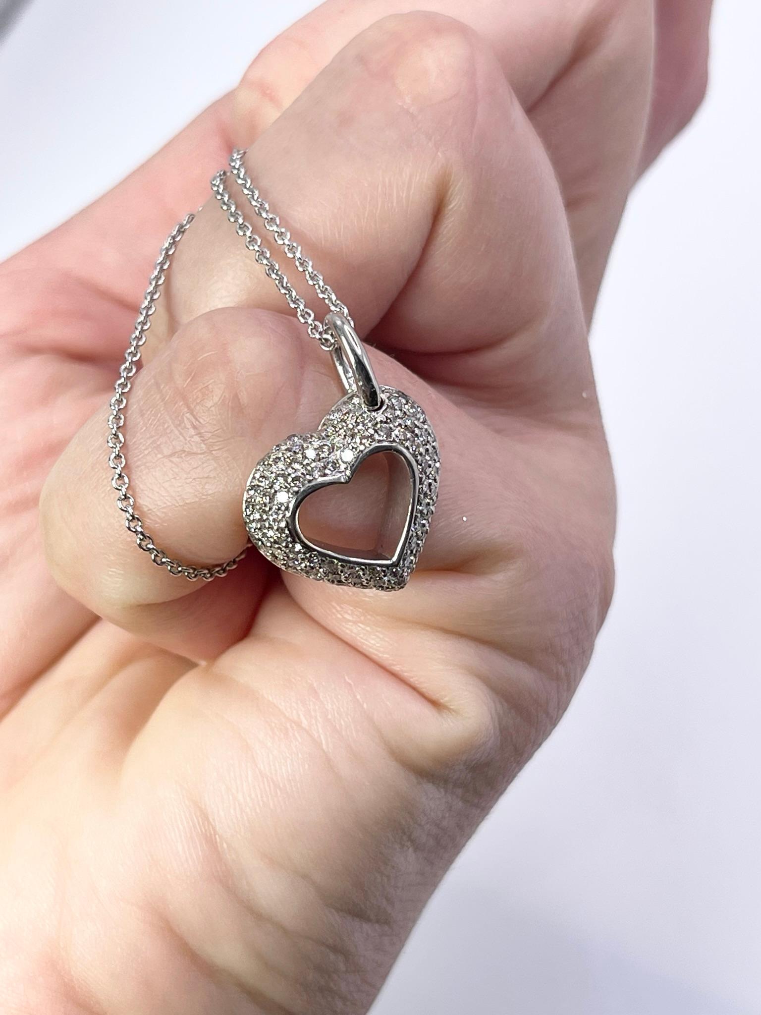 Heart Diamond Necklace 14kt White Gold Pendant Necklace Modern Hearts Pendant In New Condition For Sale In Jupiter, FL