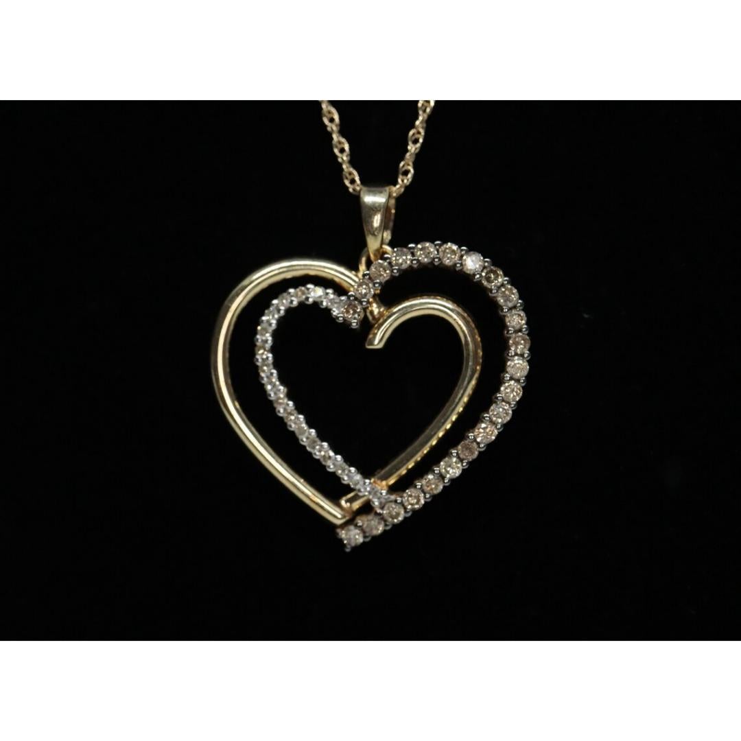 Pendentif en forme de cœur avec double cœur ouvert de 14 carats et pavé de 0,80 carat. en vente 3