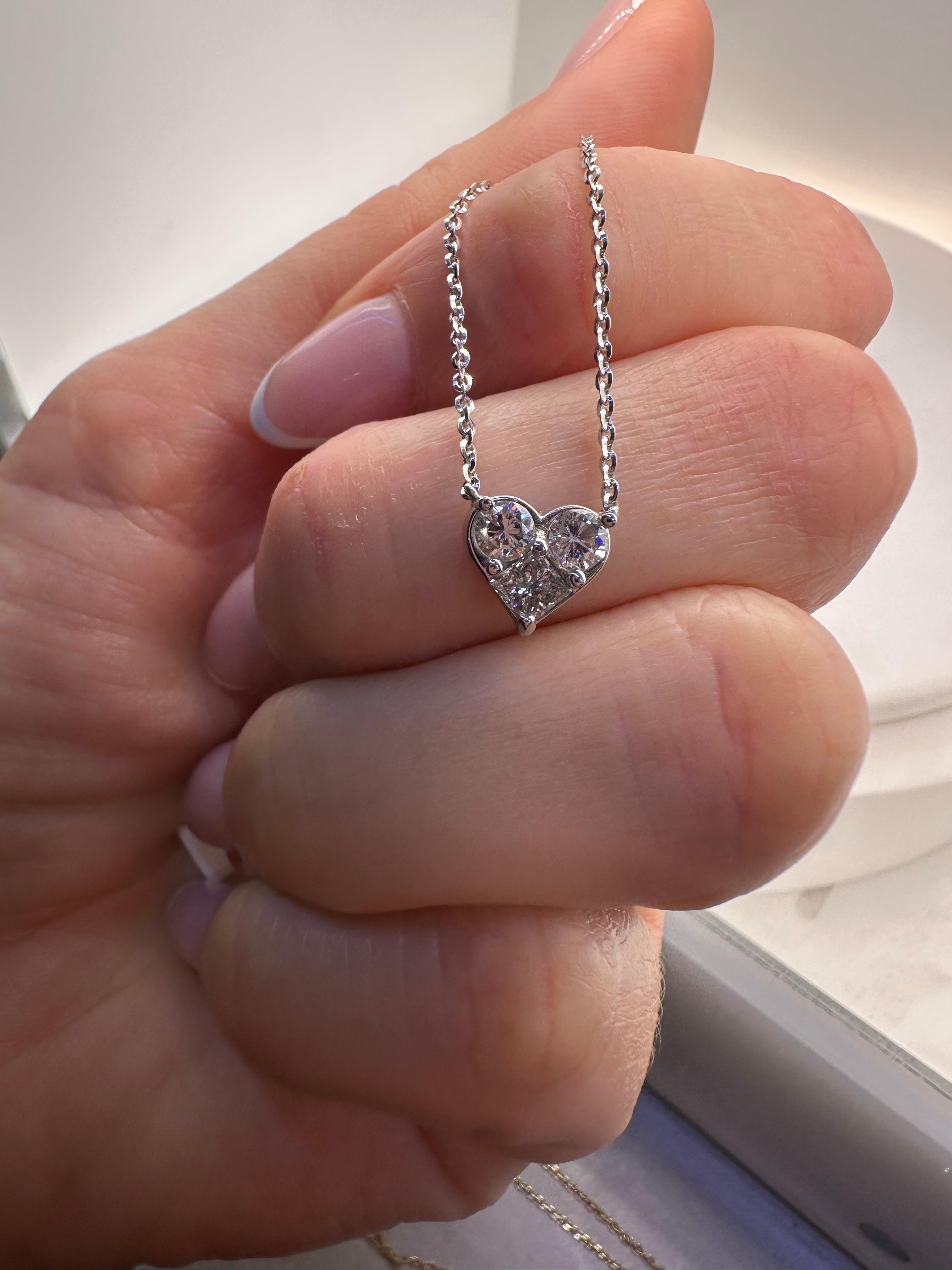 Collier pendentif diamant cœur or 18KT Neuf - En vente à Boca Raton, FL