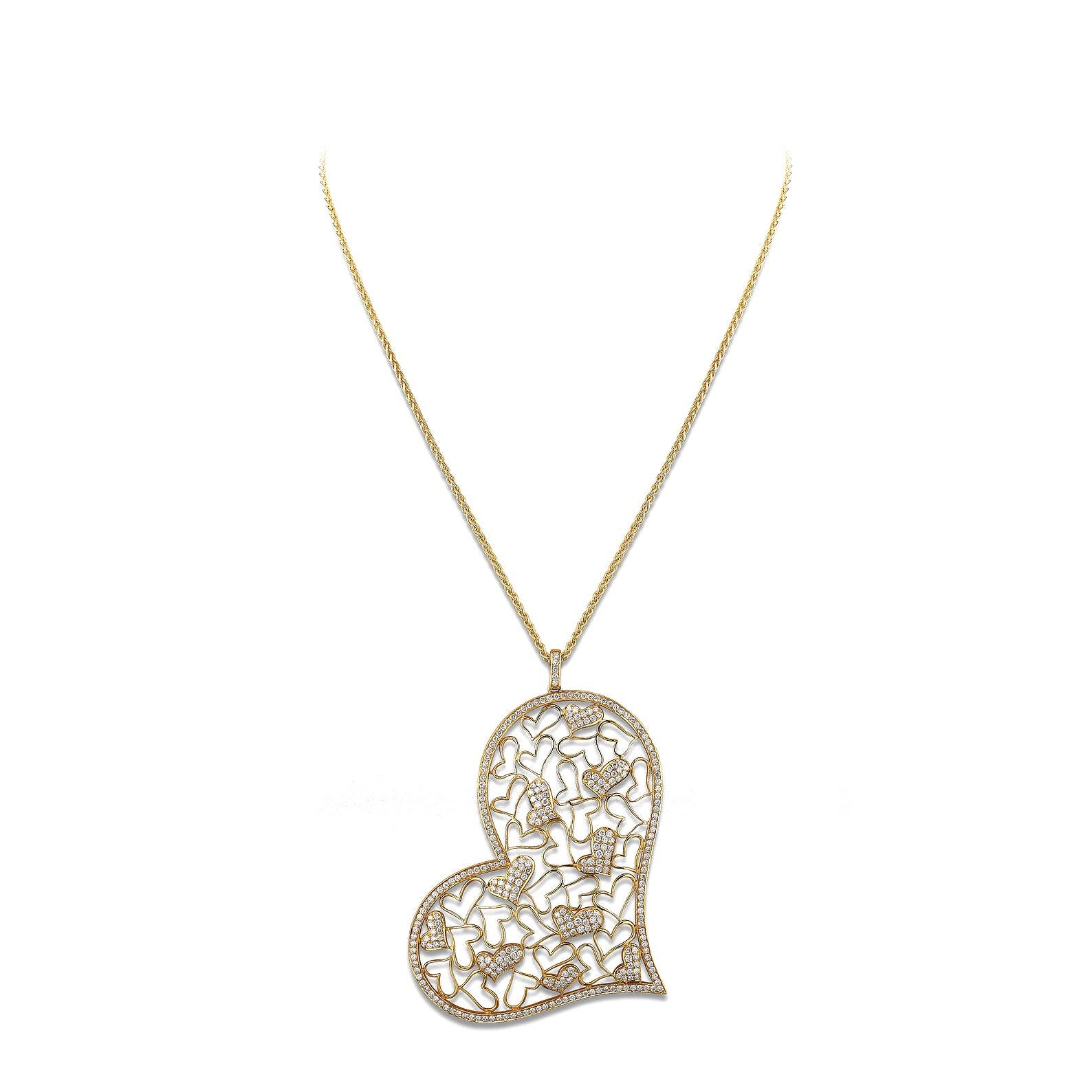 Pendentif coeur en or jaune 18kt serti de 306 diamants 5.40 cts