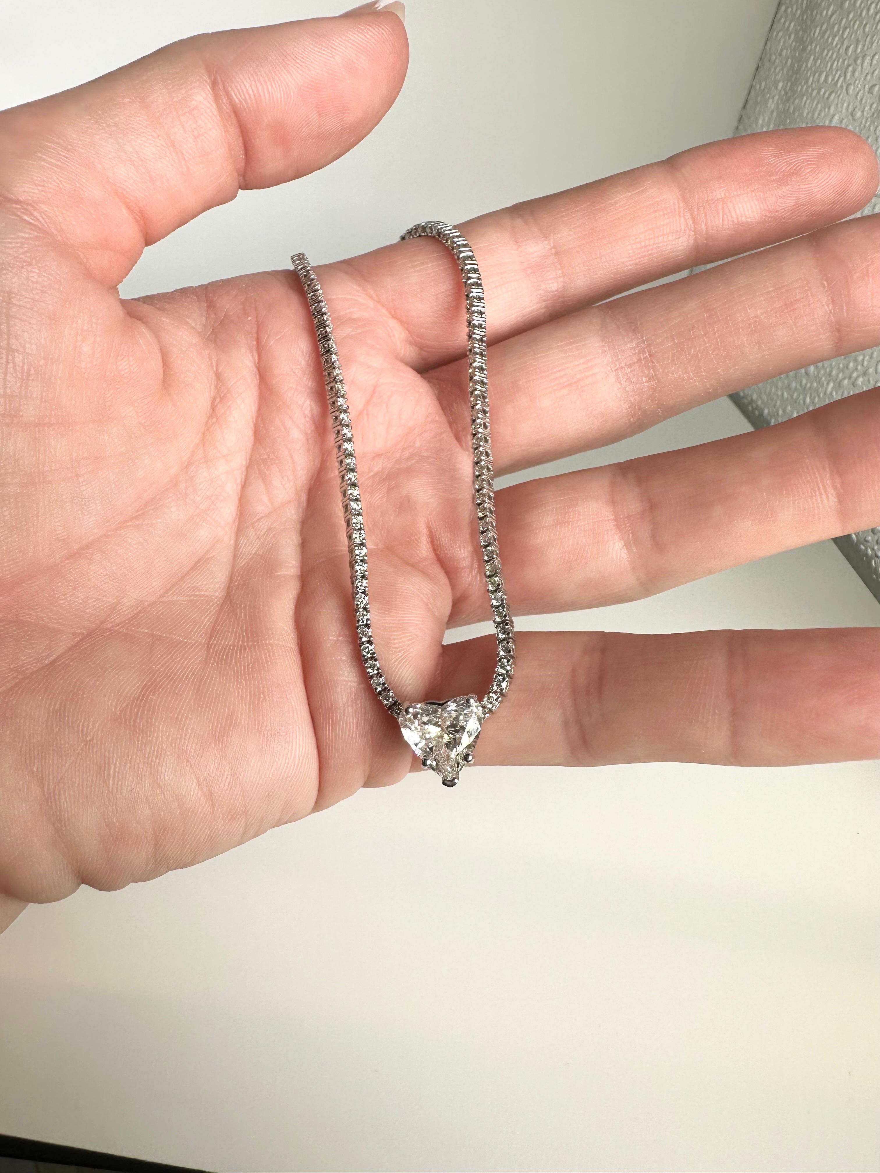 Collana tennis con diamante a cuore Collana con diamante da cocktail in oro bianco 18KT in vendita 8
