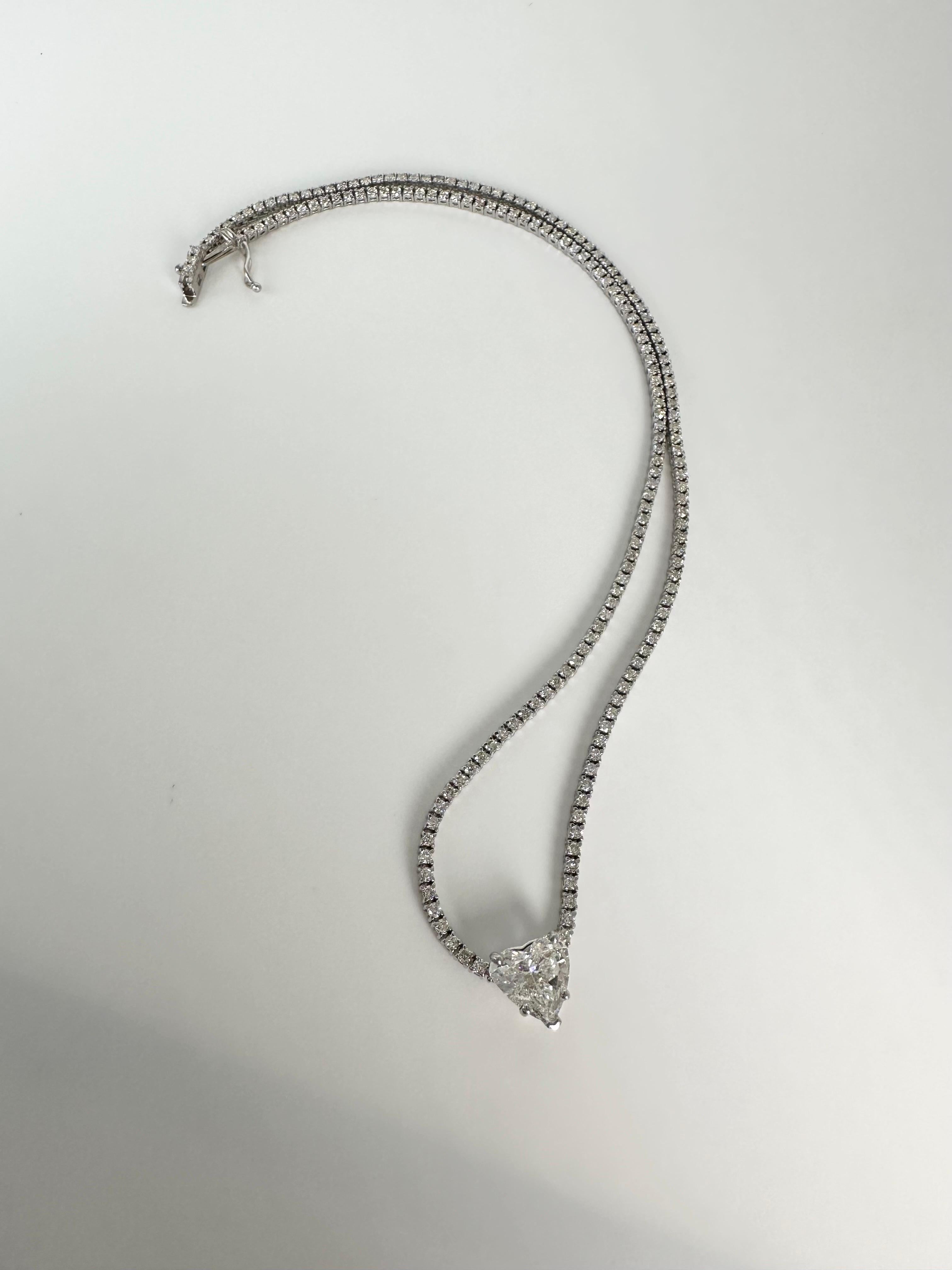 Collana tennis con diamante a cuore Collana con diamante da cocktail in oro bianco 18KT in vendita 10