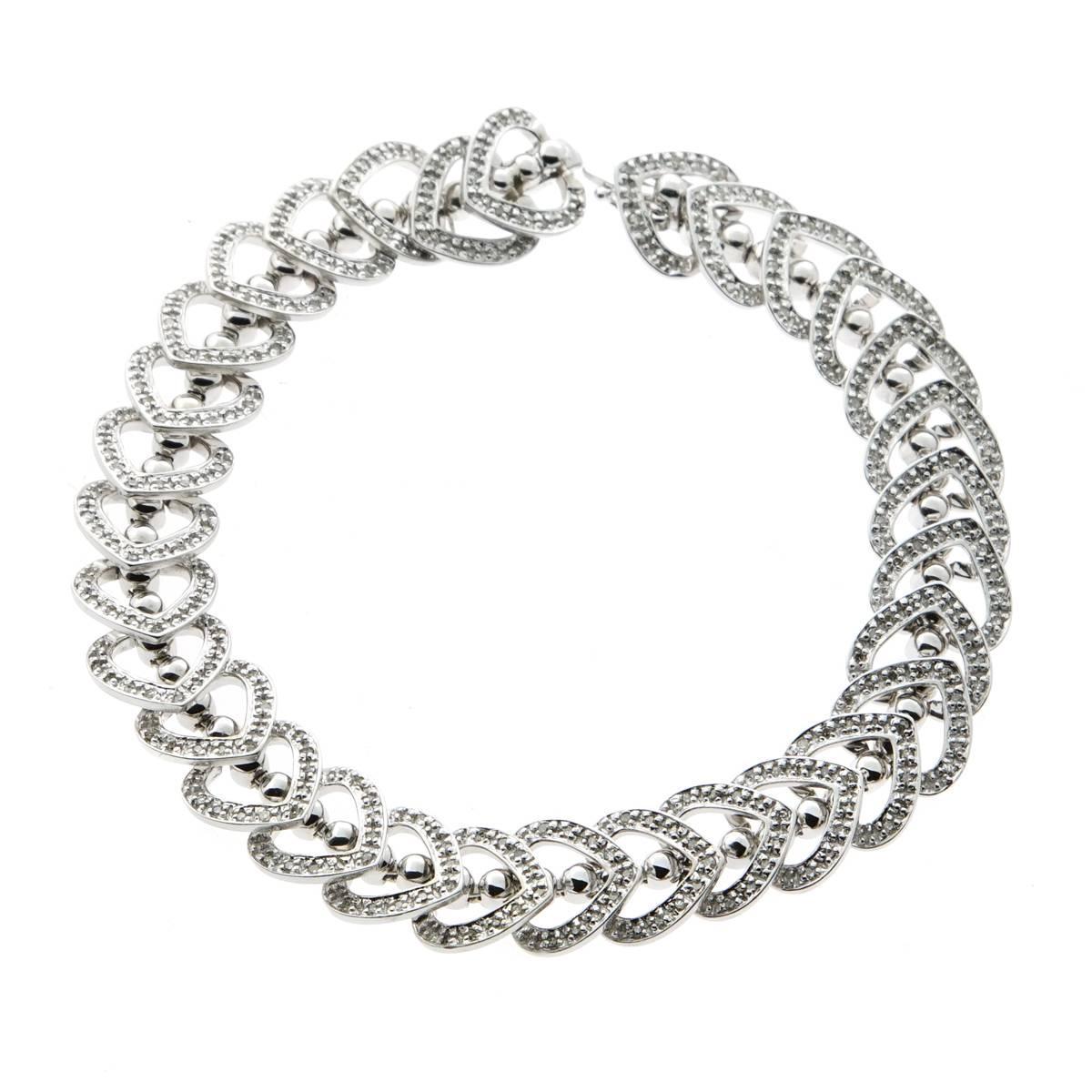 Bracelet en or blanc avec diamants en forme de cœur Excellent état - En vente à Feasterville, PA