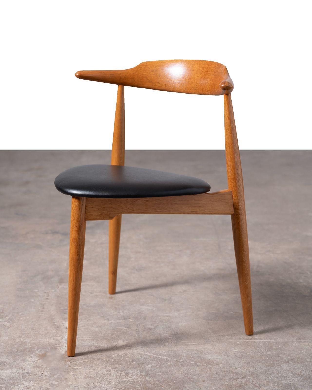 Leather Heart Dining Chairs by Hans Wegner for Fritz Hansen For Sale