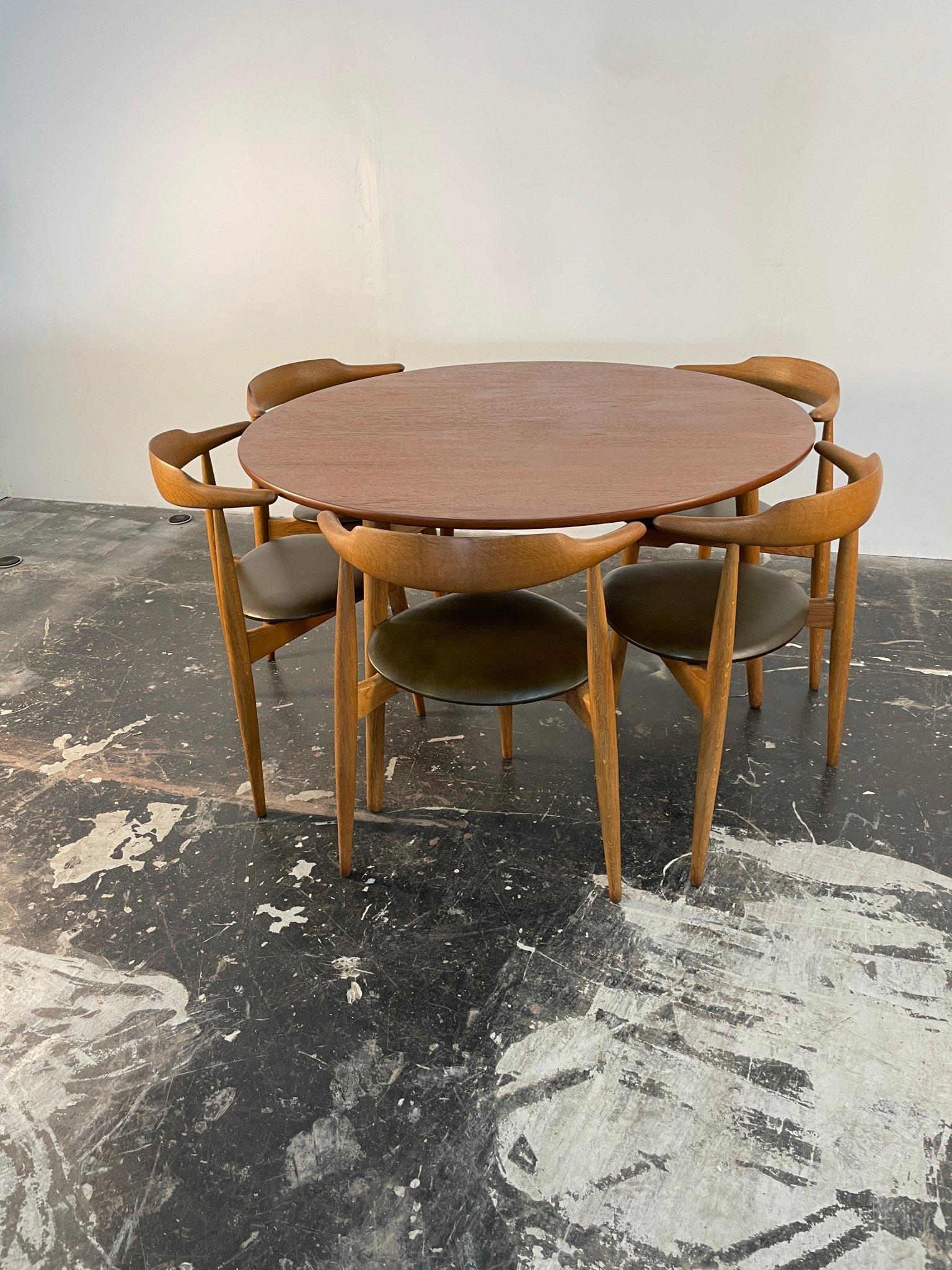 Scandinavian Modern Heart Dining Table and Chairs by Hans Wegner for Fritz Hansen in Oak and Teak