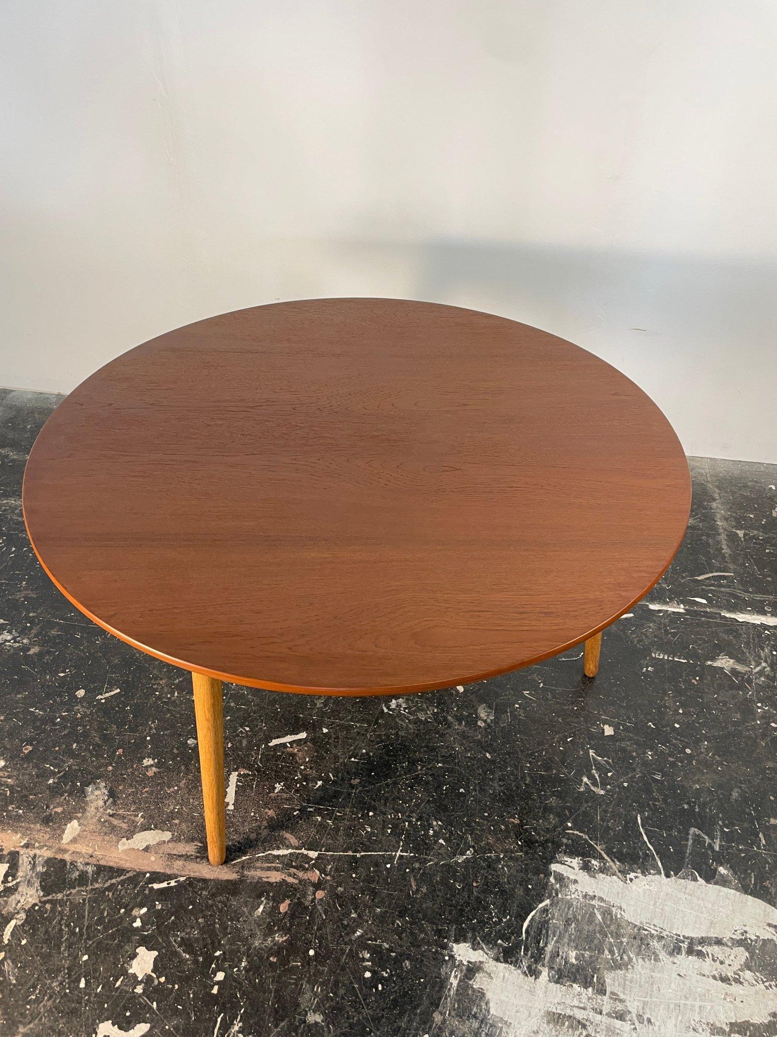 Lacquered Heart Dining Table and Chairs by Hans Wegner for Fritz Hansen in Oak and Teak