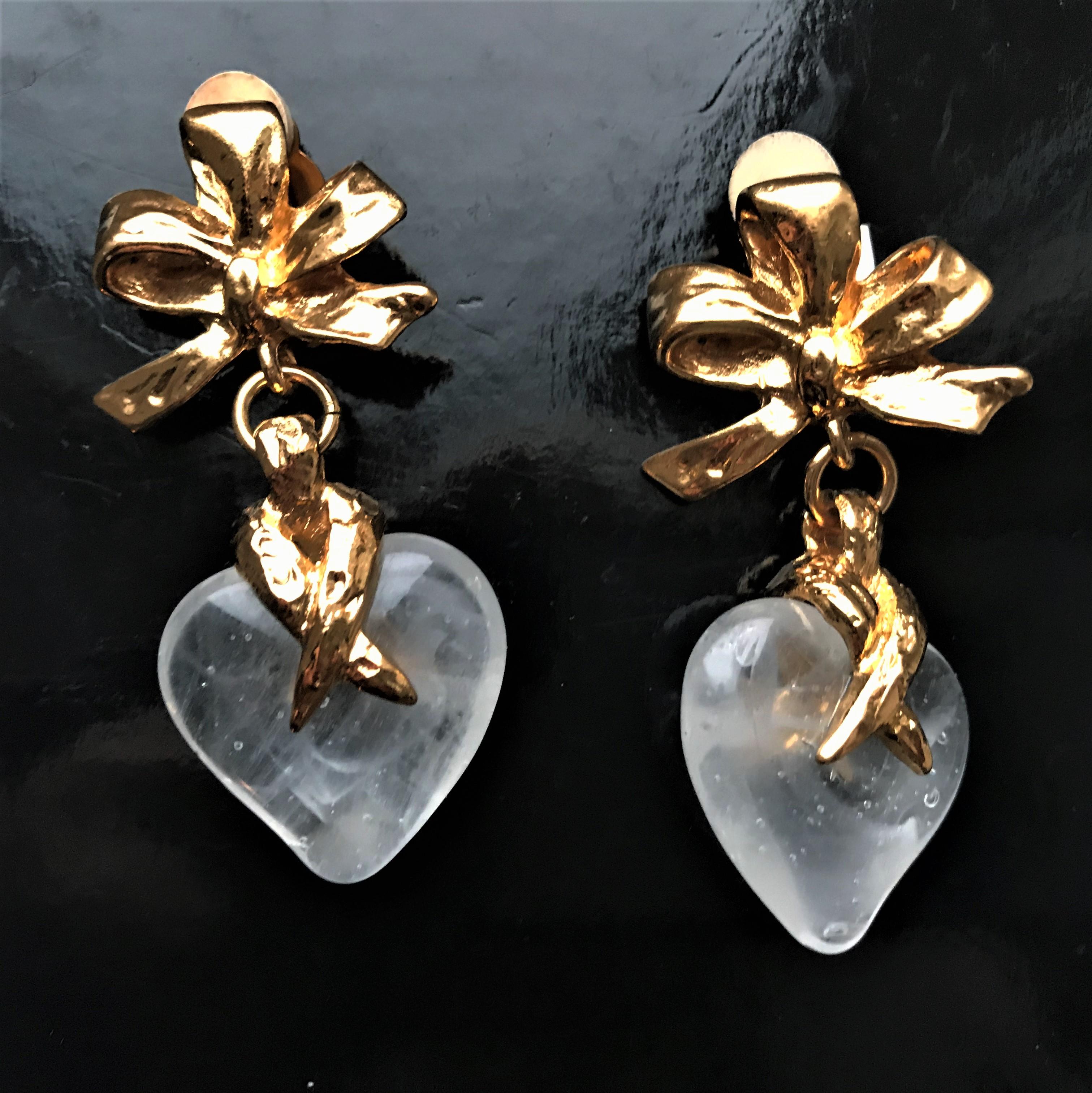Heart ear clip by Yves St. Laurent 80's gold plated In Excellent Condition In Stuttgart, DE