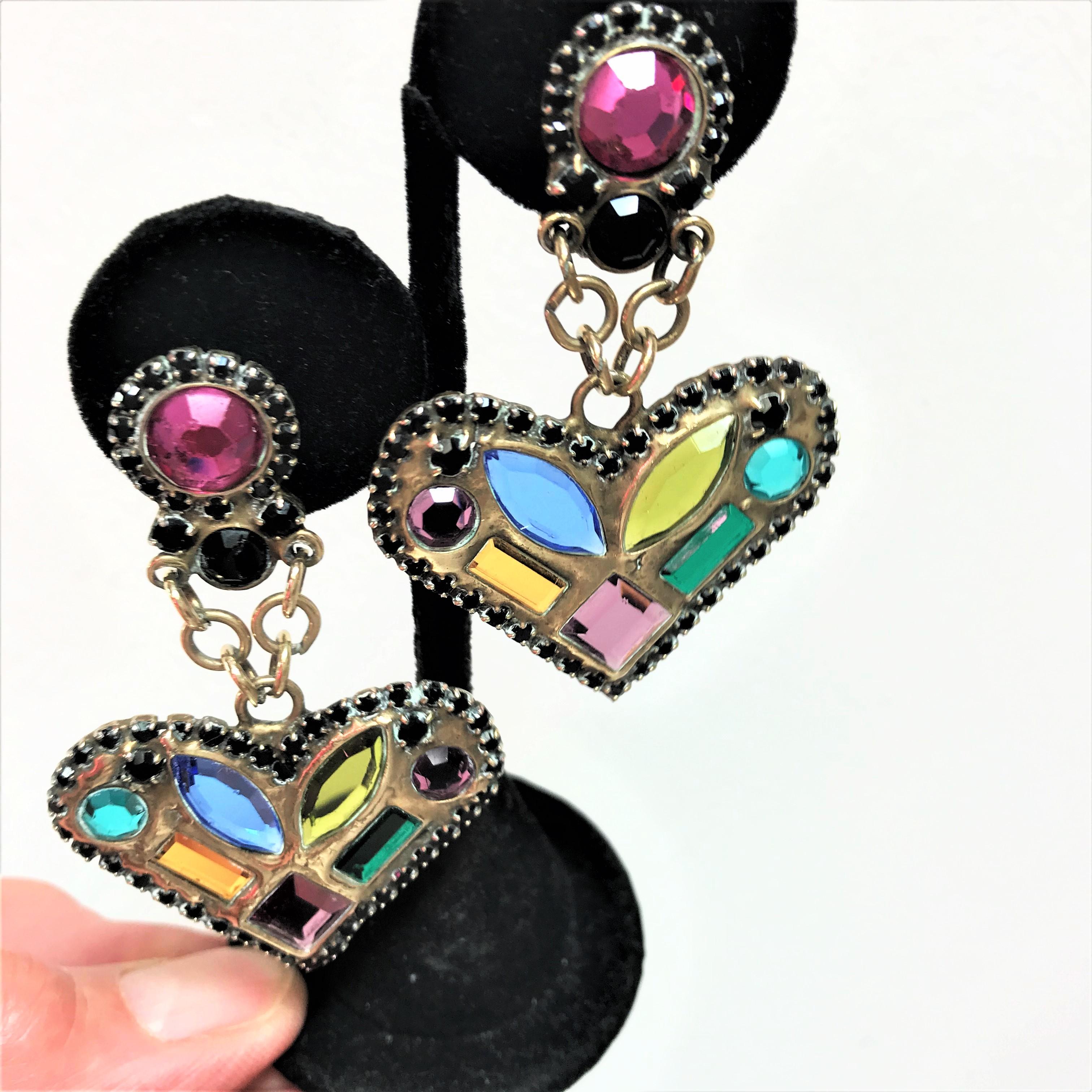 French Cut HEART ear clips with inlaid cut rhinestones made in France 1980 For Sale