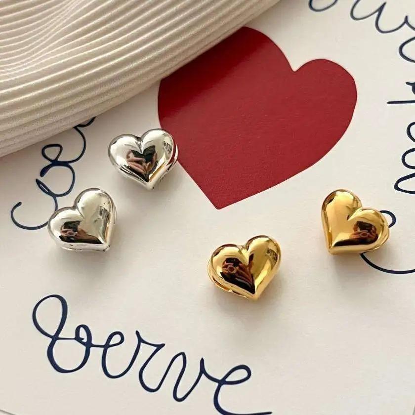Heart Earrings Simple Fashion Ear Studs 925 Sterling Silver Minimalist Earrings. For Sale 1
