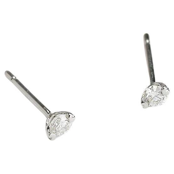 Clous d'oreilles diamantés à bordure en forme de cœur en vente