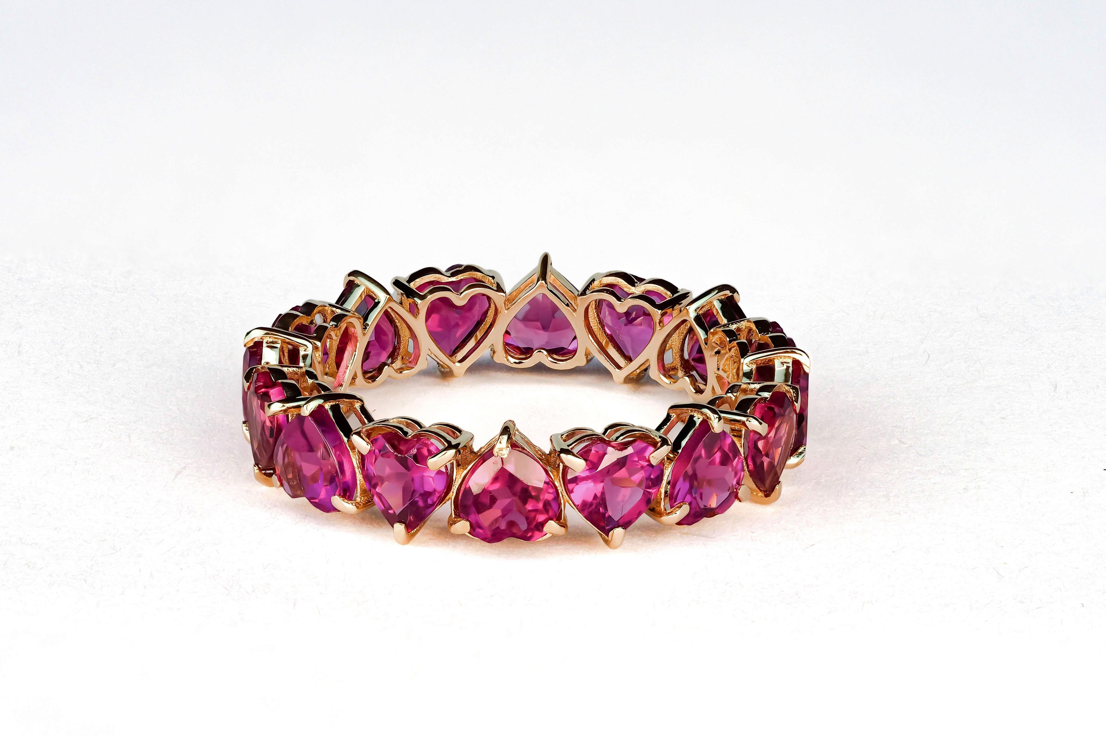14 kt solid gold ring with heart natural garnets. Heart eternity ring band. Valentines gift jewelry. Full circle of hearts. January birthstone. Love ring. By Daizy Jewellery.
Metal type: 14kt solid gold

Gemstones:
Natural Garnets:
Weight: approx