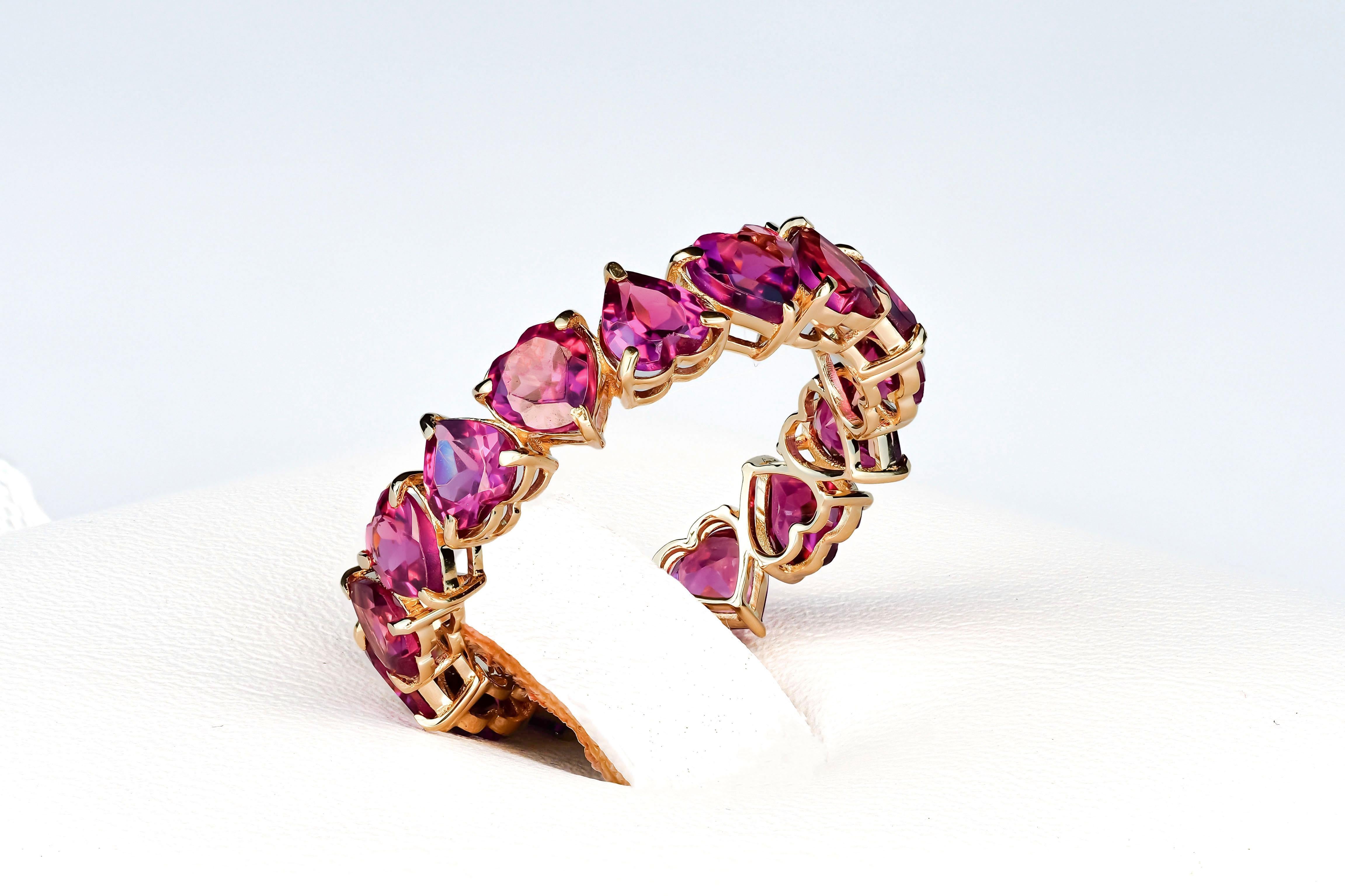Heart garnet Eternity Ring in 14k gold In New Condition In Istanbul, TR