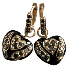 Boucles d'oreilles cœur de style victorien en émail et diamants noirs