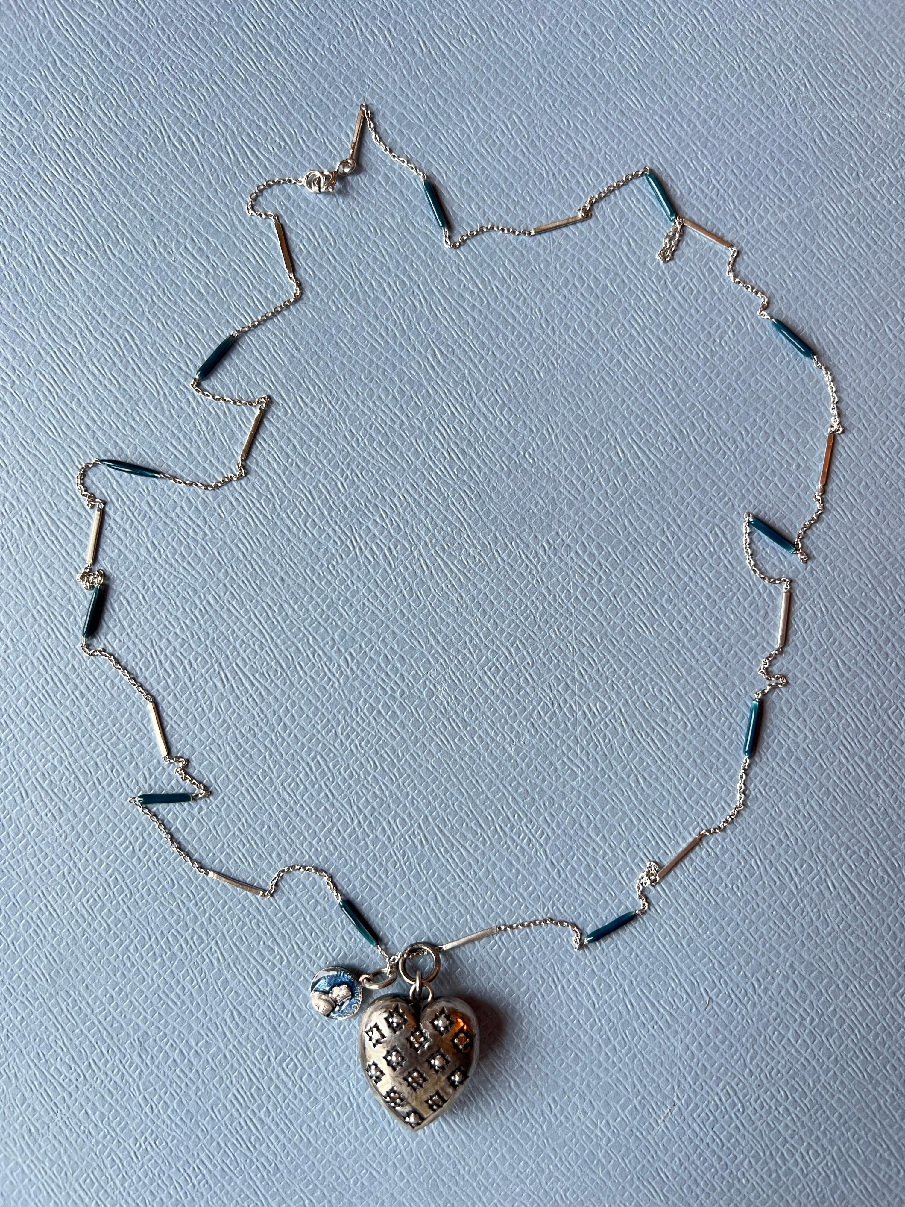 Women's White Diamond Silver Heart Necklace For Sale