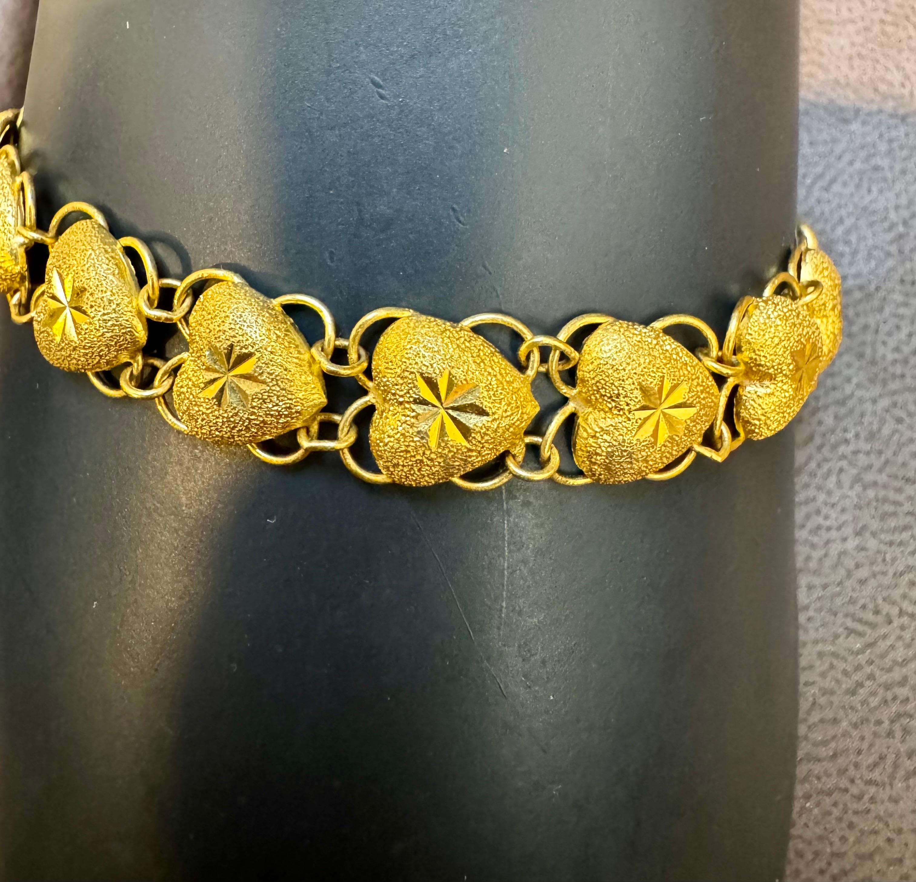Heart Link 24 Karat Pure Yellow Gold Solid Bracelet, 16.5 Gm, 6.8 INCH For Sale 1