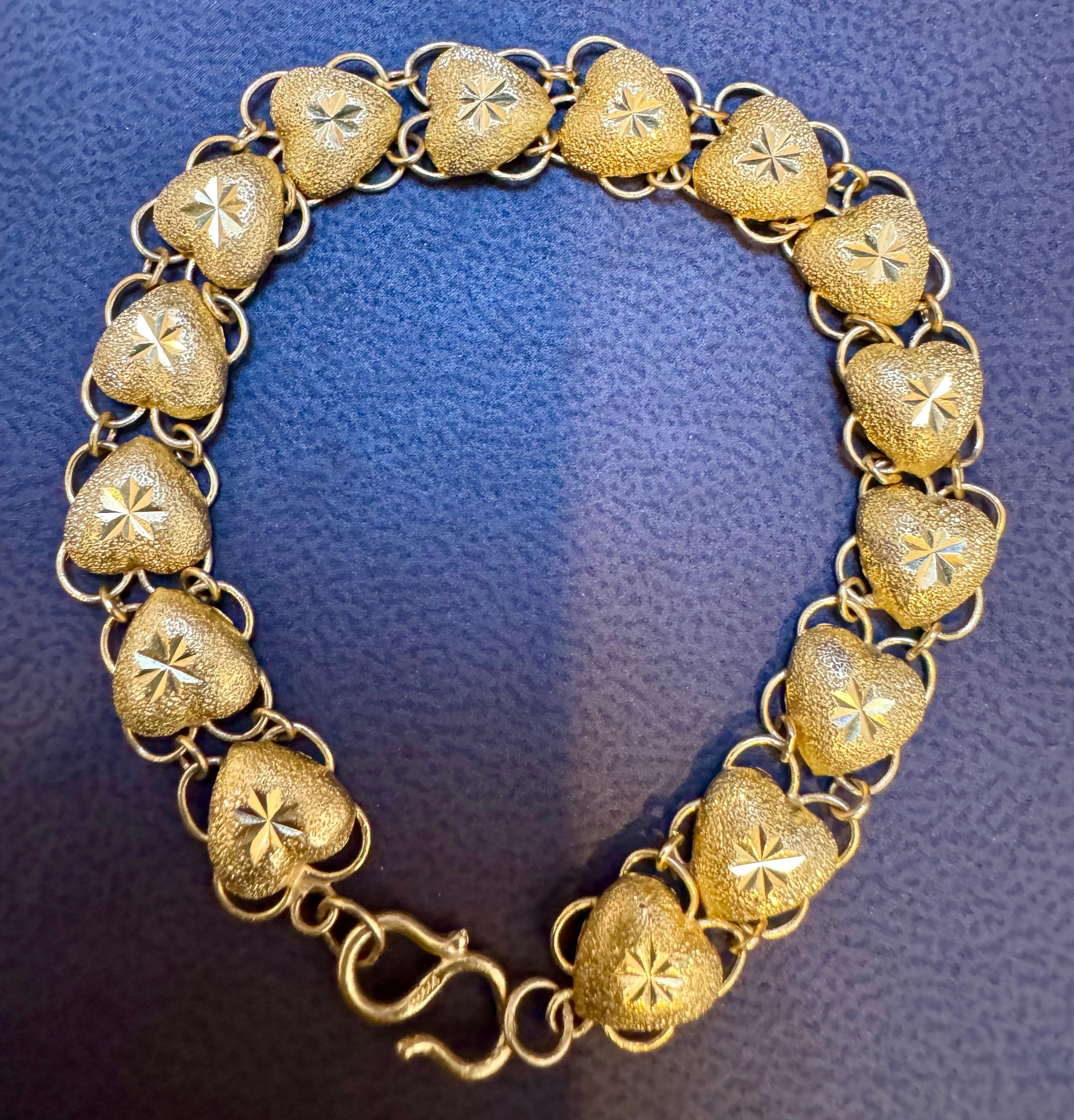 Heart Link 24 Karat Pure Yellow Gold Solid Bracelet, 16.5 Gm, 6.8 INCH For Sale 2