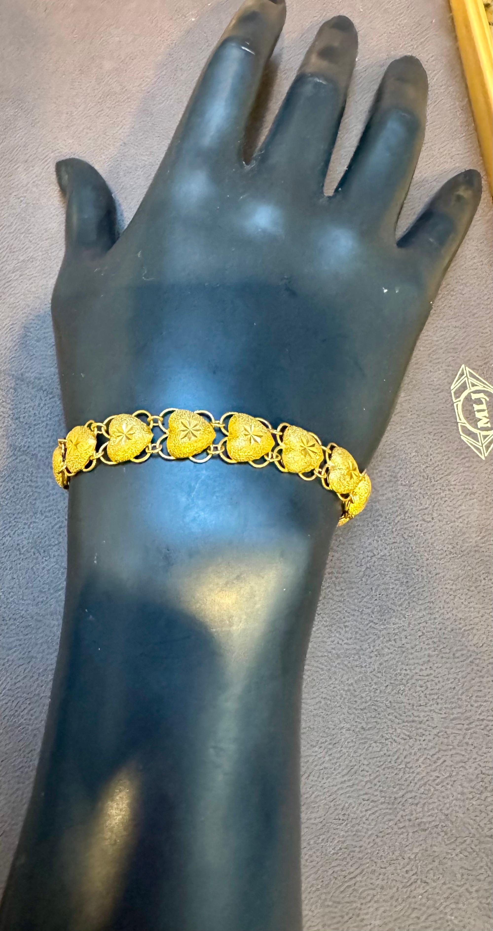 Heart Link 24 Karat Pure Yellow Gold Solid Bracelet, 16.5 Gm, 6.8 INCH For Sale 4