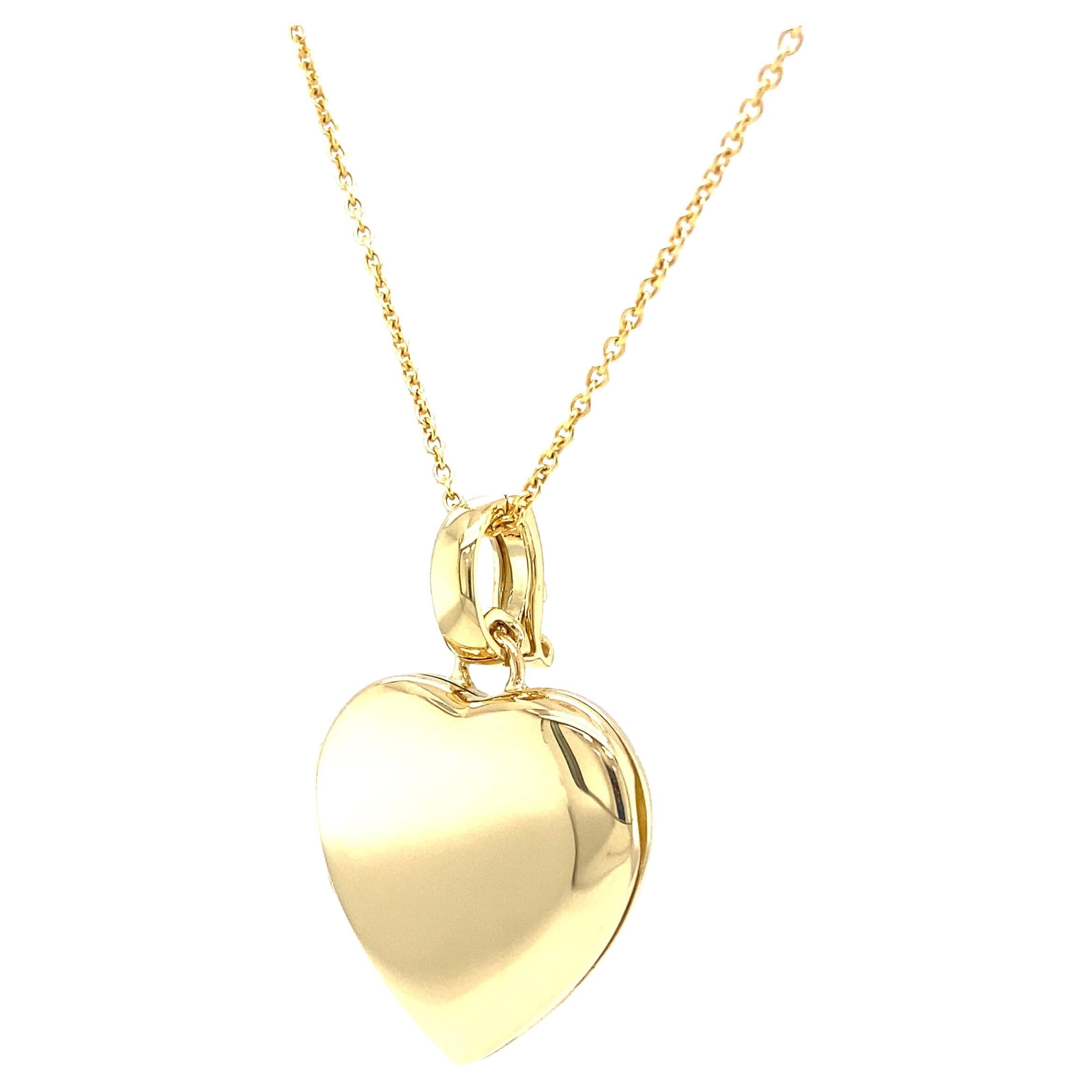 Heart Locket Pendant Necklace - 18k Yellow Gold - robust design - 23 x 25 mm For Sale