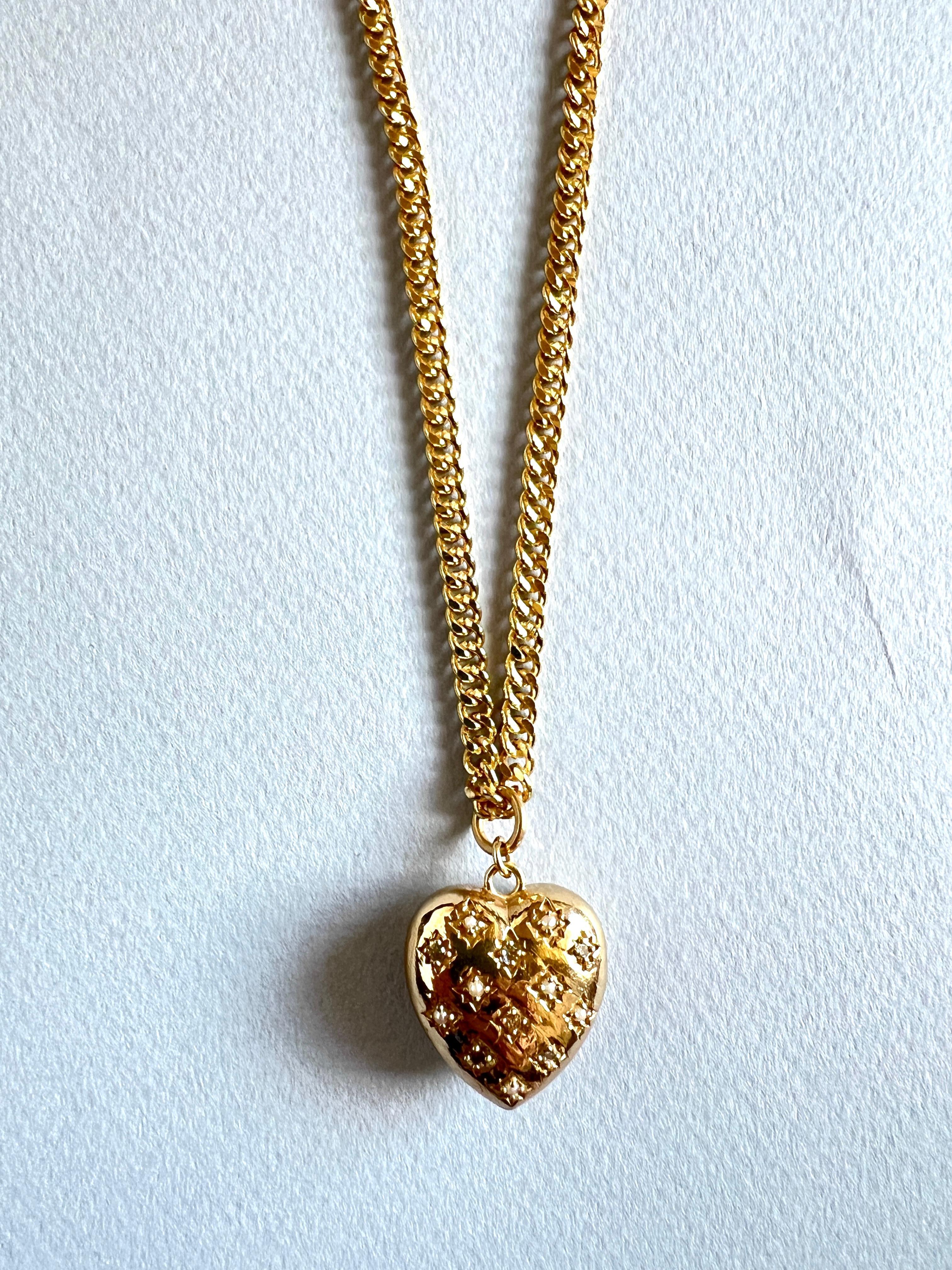 Heart White Diamond Heart Pendant Chain Necklace White Pearl Victorian Style For Sale 11
