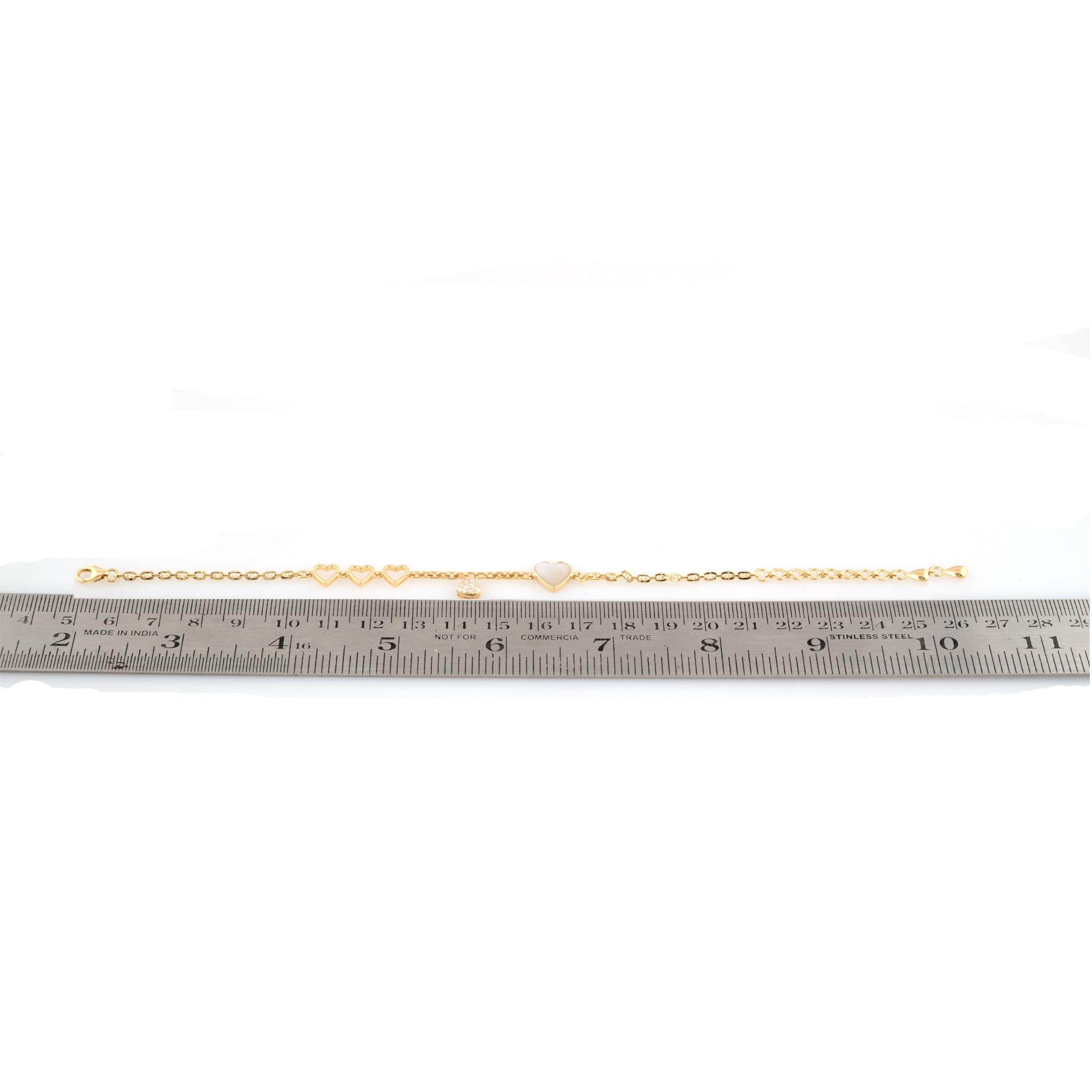 Heart Mother of Pearl Bracelet SI/H Brilliant Cut Diamond 18 Karat Yellow Gold In New Condition For Sale In Diera, Dubai