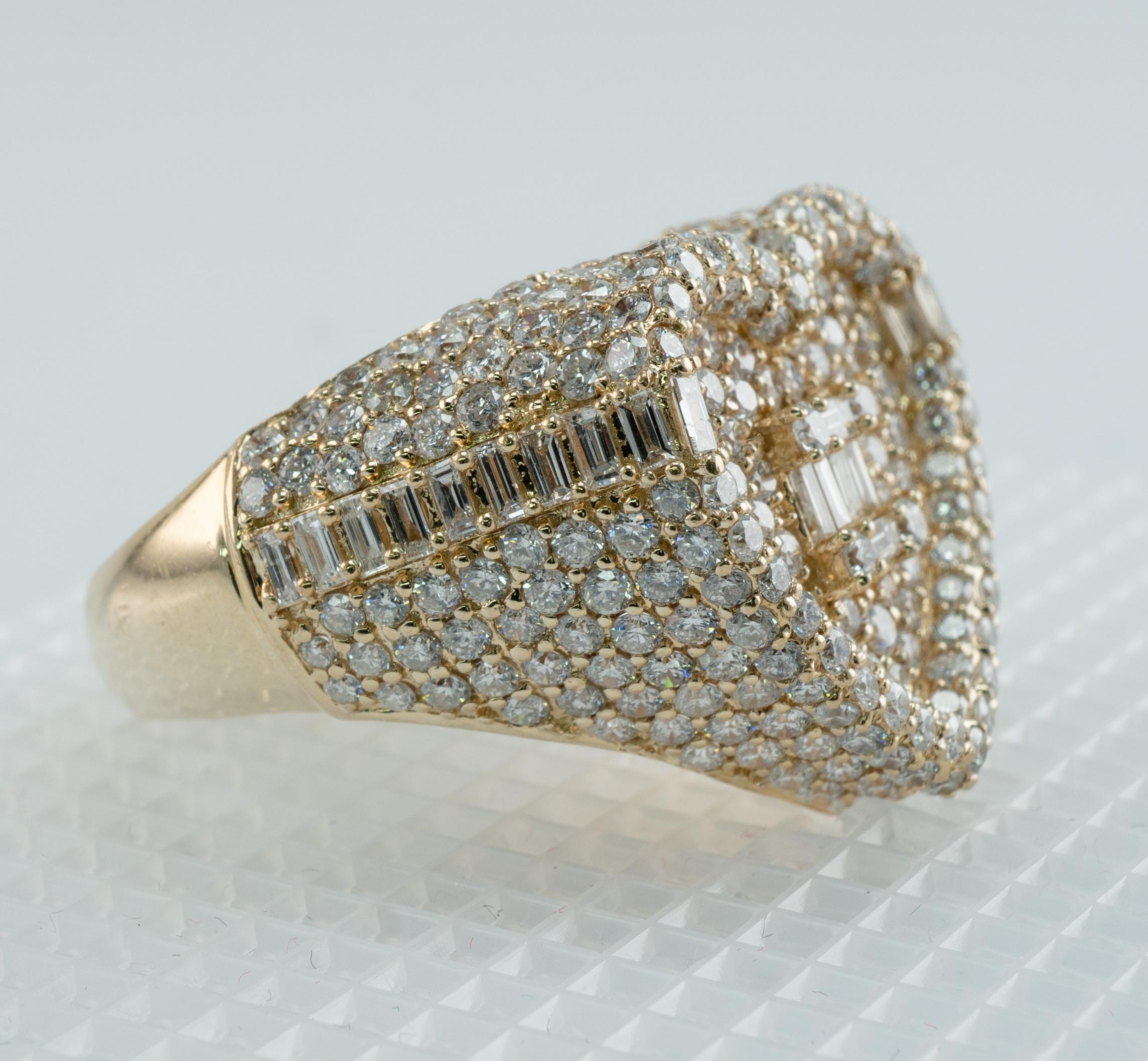 Bague cœur naturel en or 14 carats de 3,74 carats par Yashar Jewelry Pour femmes en vente