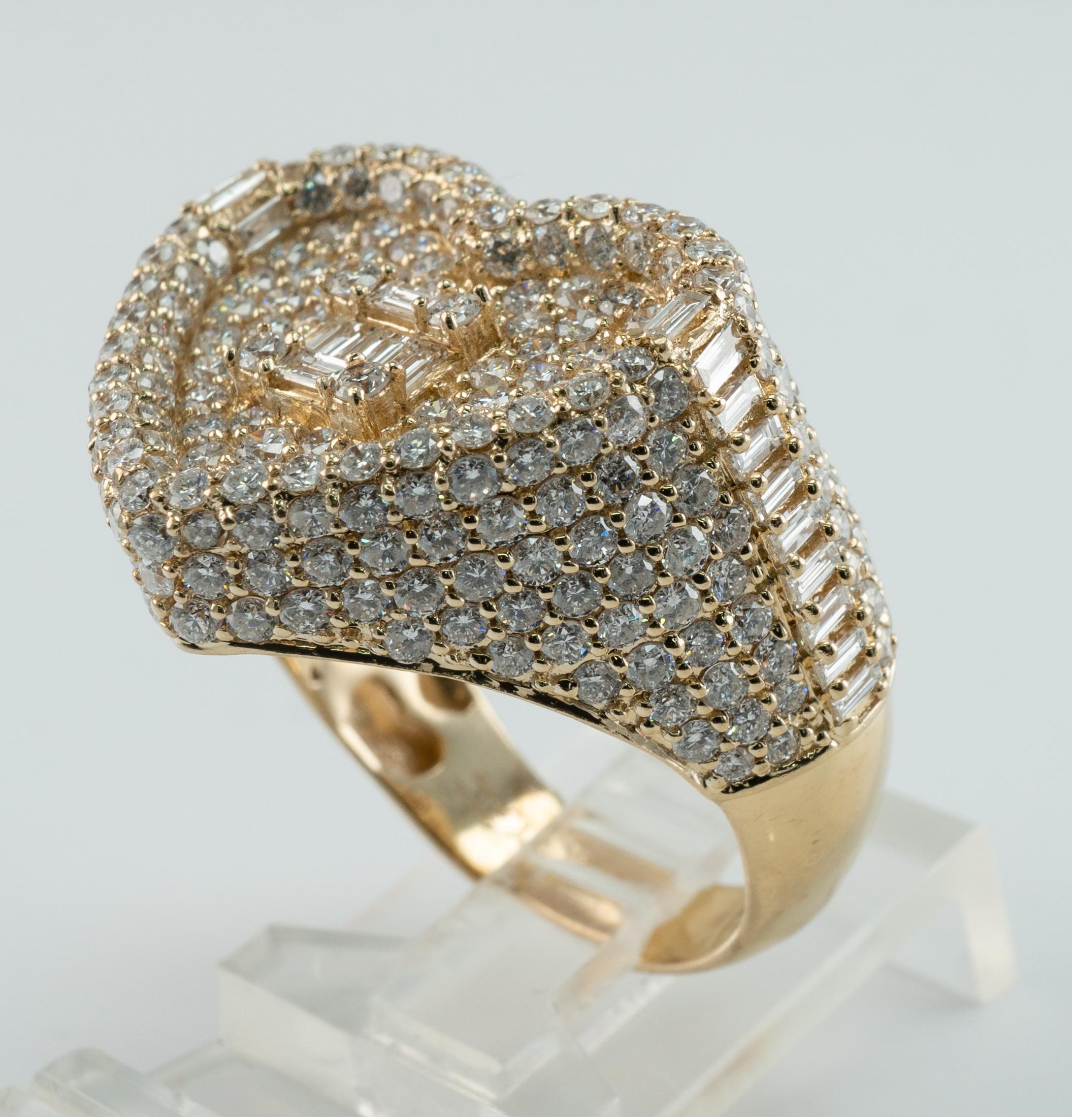 Bague cœur naturel en or 14 carats de 3,74 carats par Yashar Jewelry en vente 4