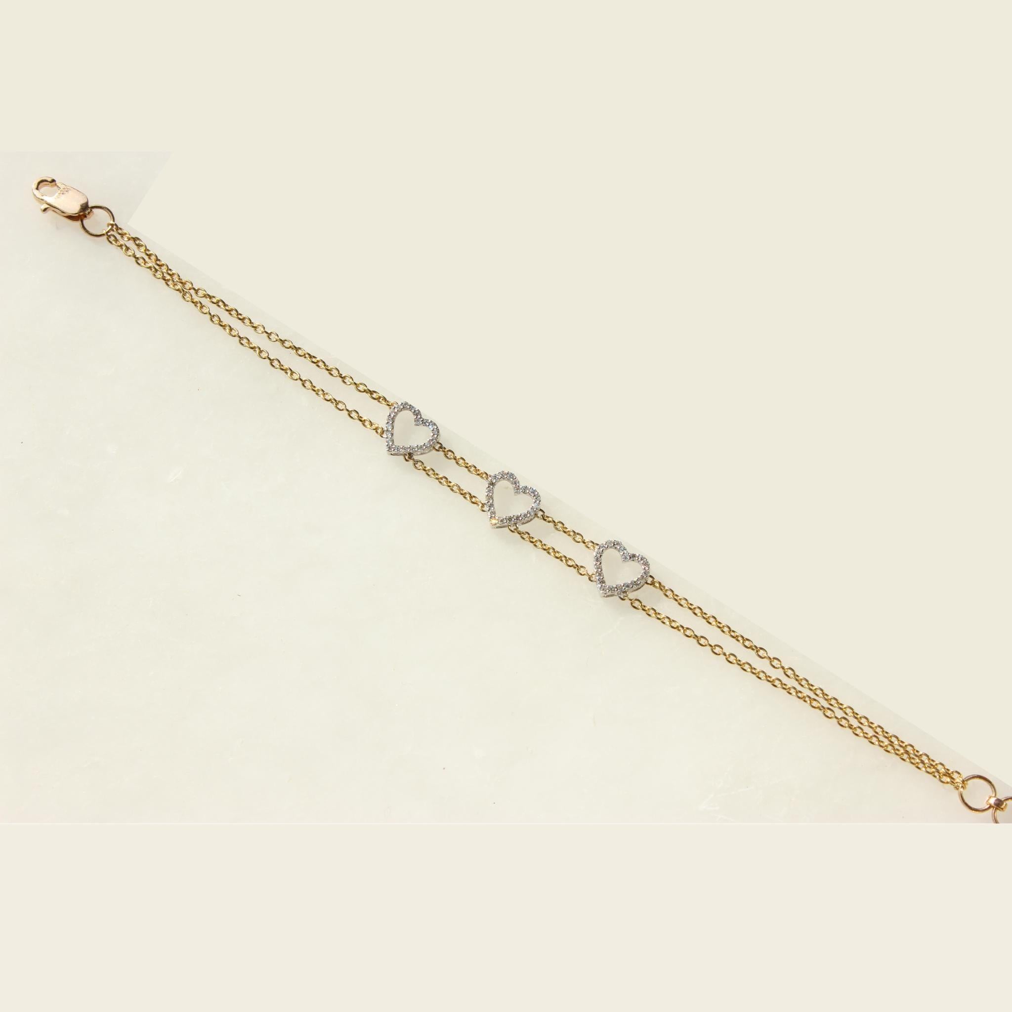 Bracciale impilabile con diamanti naturali a forma di cuore in oro massiccio 14k (certificato) In condizioni Nuovo in vendita a New Delhi, DL