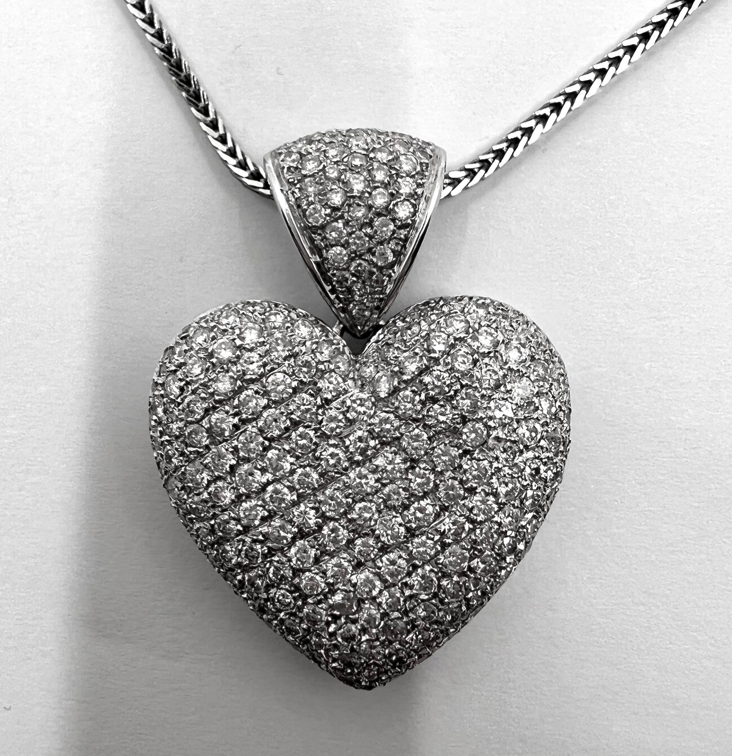 Women's or Men's Heart Necklace in diamonds (Approx. 7 carats) and white Gold For Sale