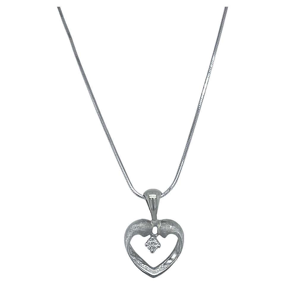 Diamond Heart Necklace For Sale at 1stDibs