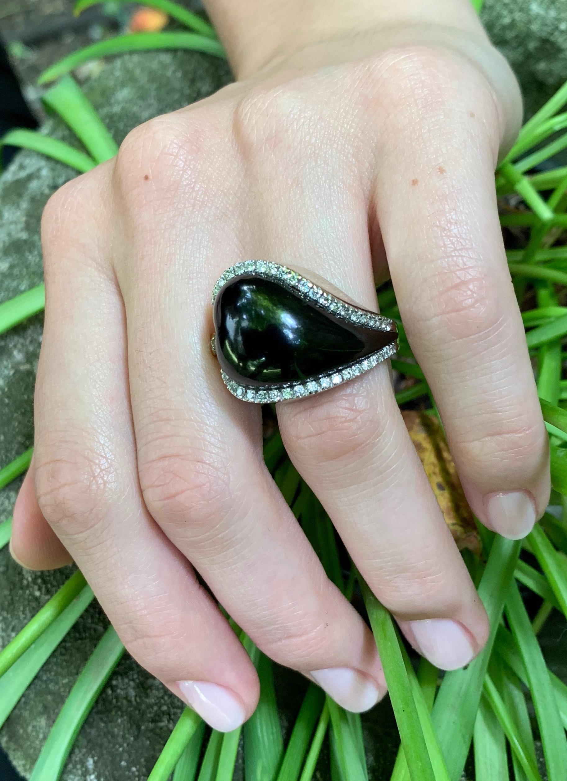 Women's Retro Heart Onyx Cabochon Diamond White Gold Cocktail Ring