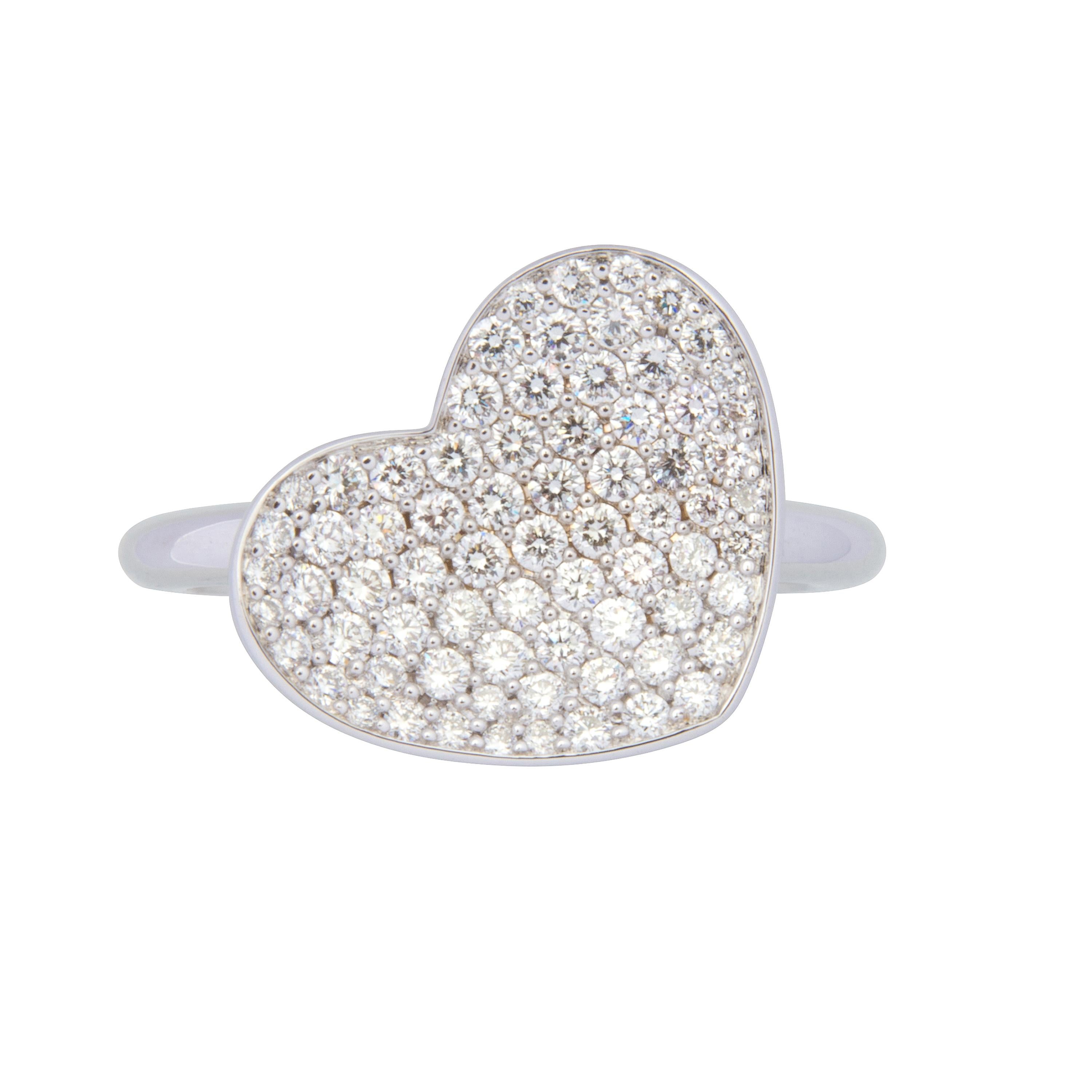 18 Karat White Gold Heart Pave Diamond Ring In New Condition For Sale In Southbank, Victoria