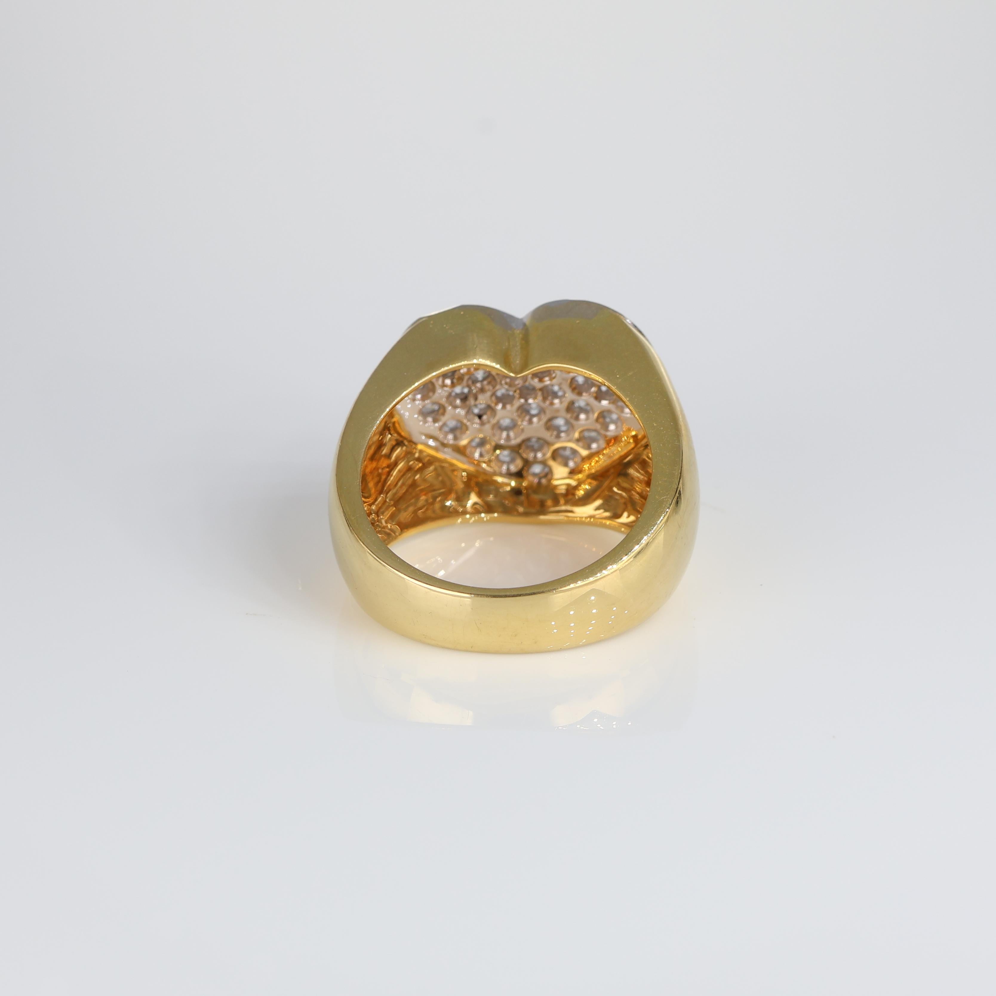 Women's or Men's Heart Pavé White Diamond Vintage Band Ring, 1.10 Carats, Yellow Gold For Sale