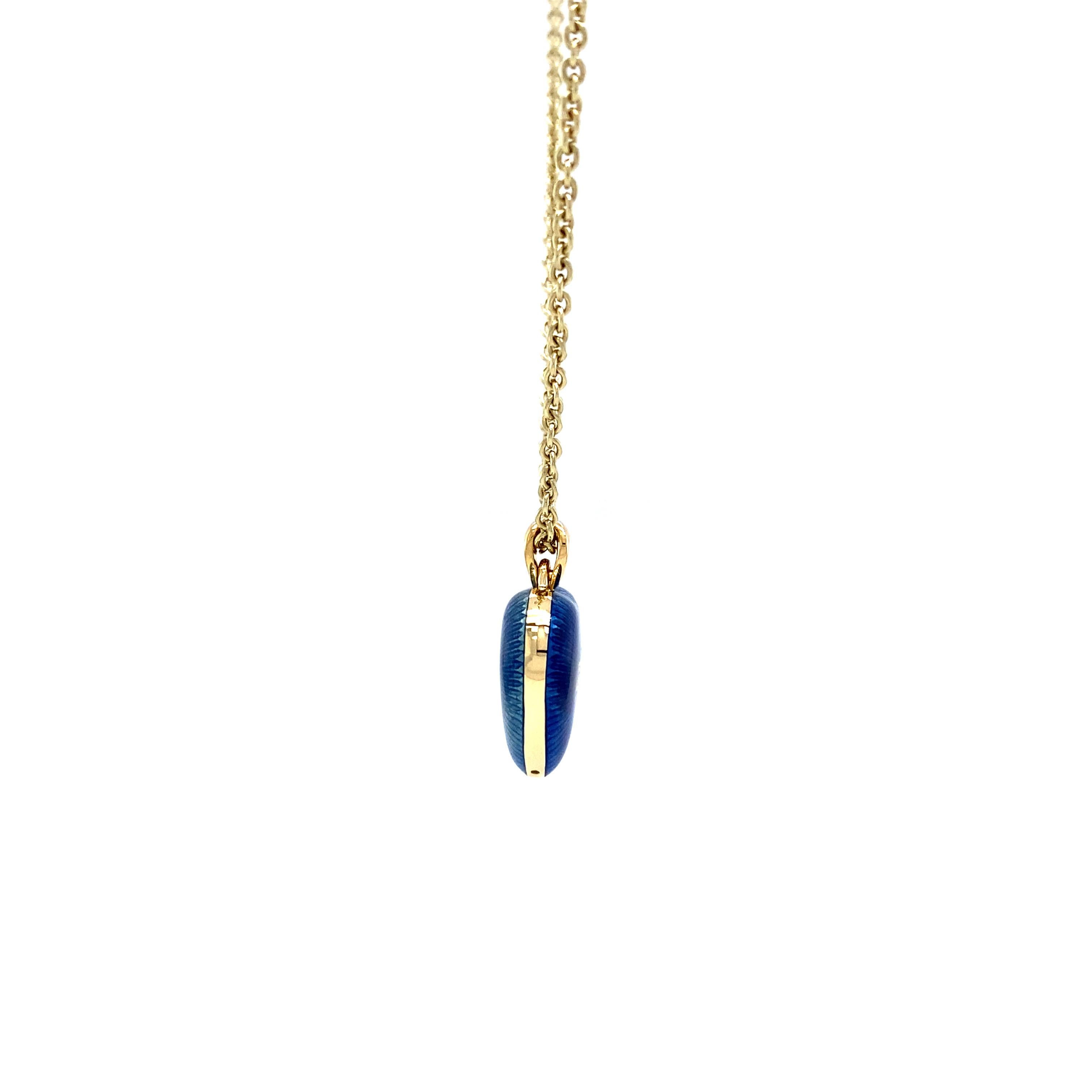 Taille brillant Pendentif cœur bicolore en or jaune 18 carats et émail bleu foncé/bleu clair avec diamants 2,02 carats en vente