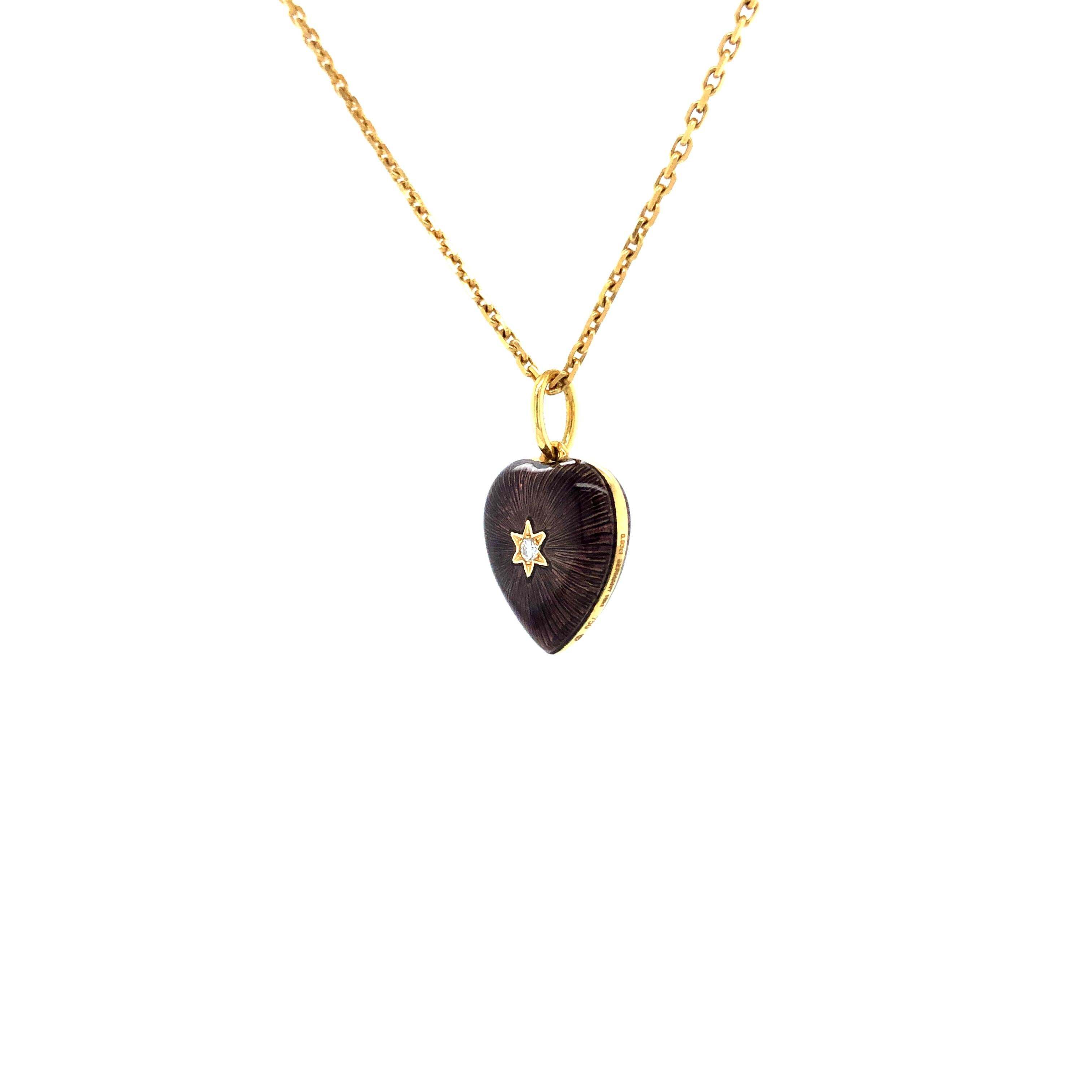 Belle Époque  Collier pendentif étoile en forme de cœur en or jaune 18 carats, émail violet et 2 diamants 0,03 carat GVS en vente