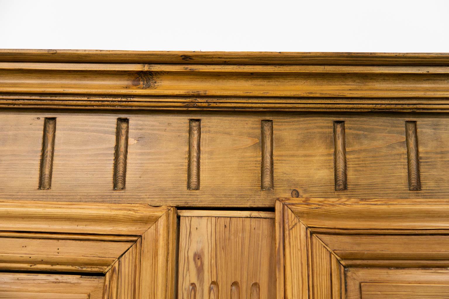 Heart Pine Armoire In Good Condition For Sale In Wilson, NC