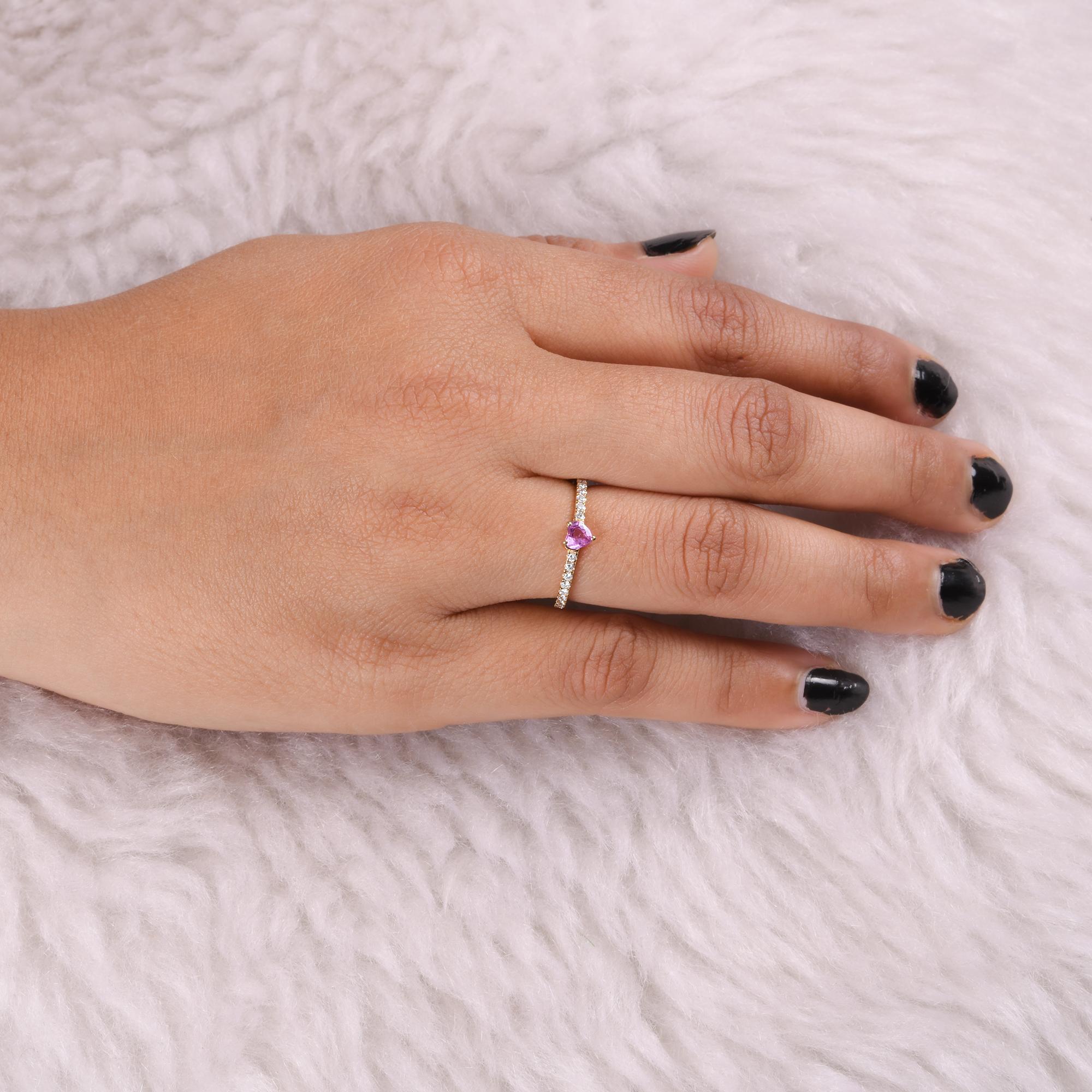 Modern Heart Pink Sapphire Gemstone Band Ring Diamond 14 Karat Yellow Gold Fine Jewelry For Sale