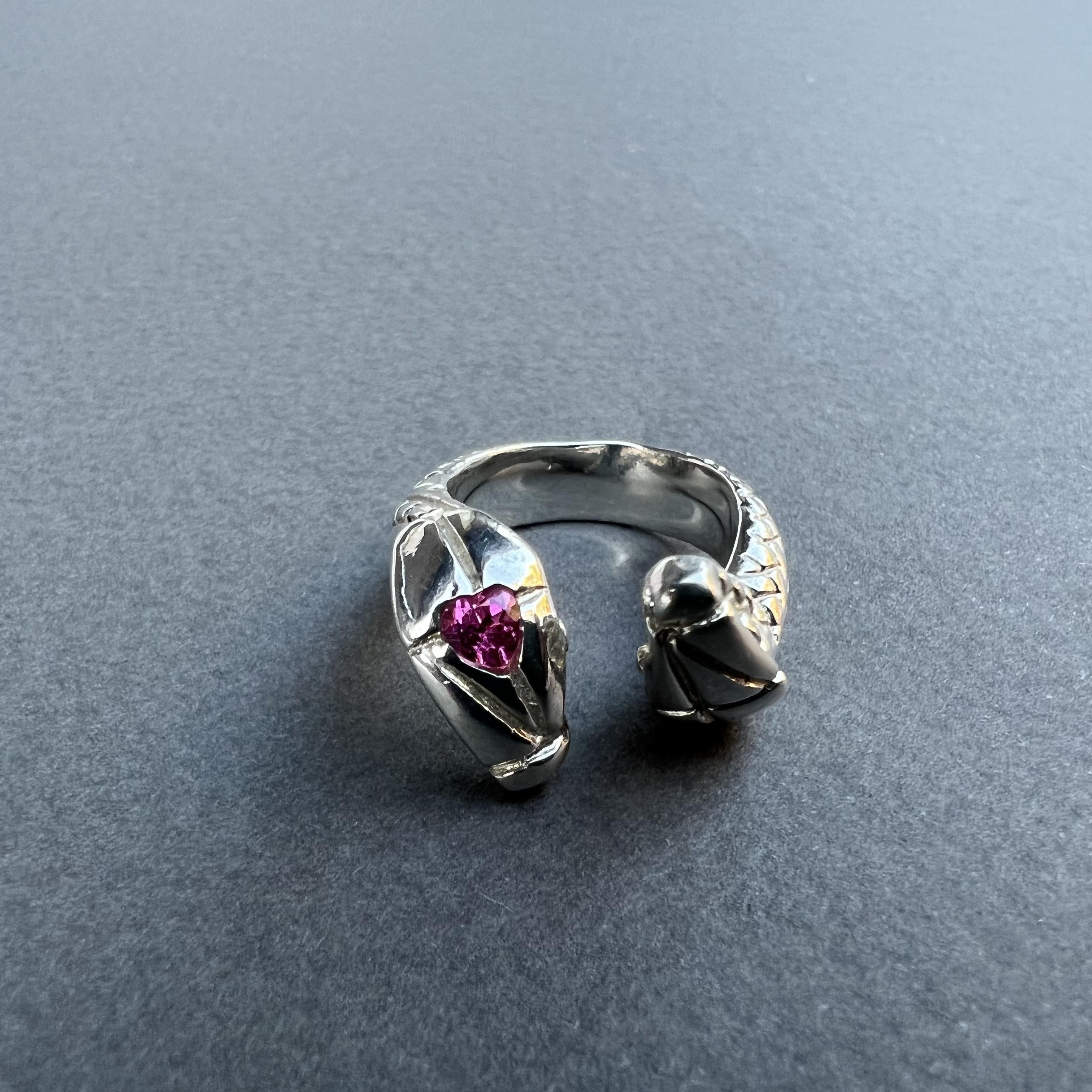 Heart Pink Sapphire Snake Ring Cocktail Ring J Dauphin In New Condition For Sale In Los Angeles, CA