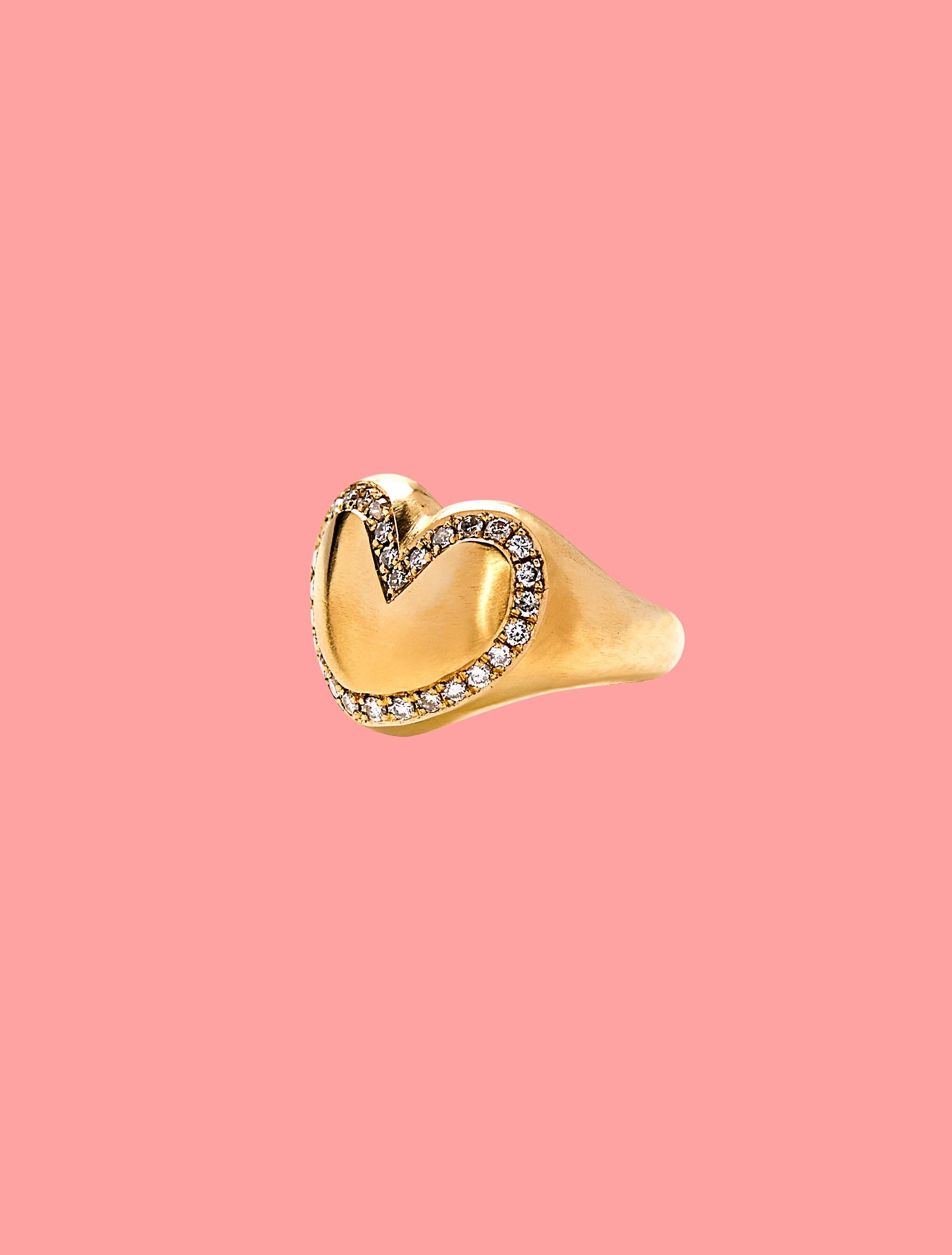Heart Ring 18 Karat Yellow Gold with 0.38 Carat Diamonds For Sale 2