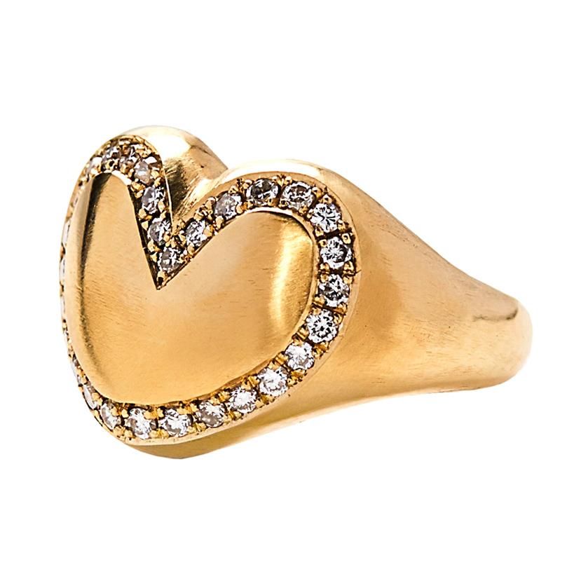 Heart Ring 18 Karat Yellow Gold with 0.38 Carat Diamonds For Sale