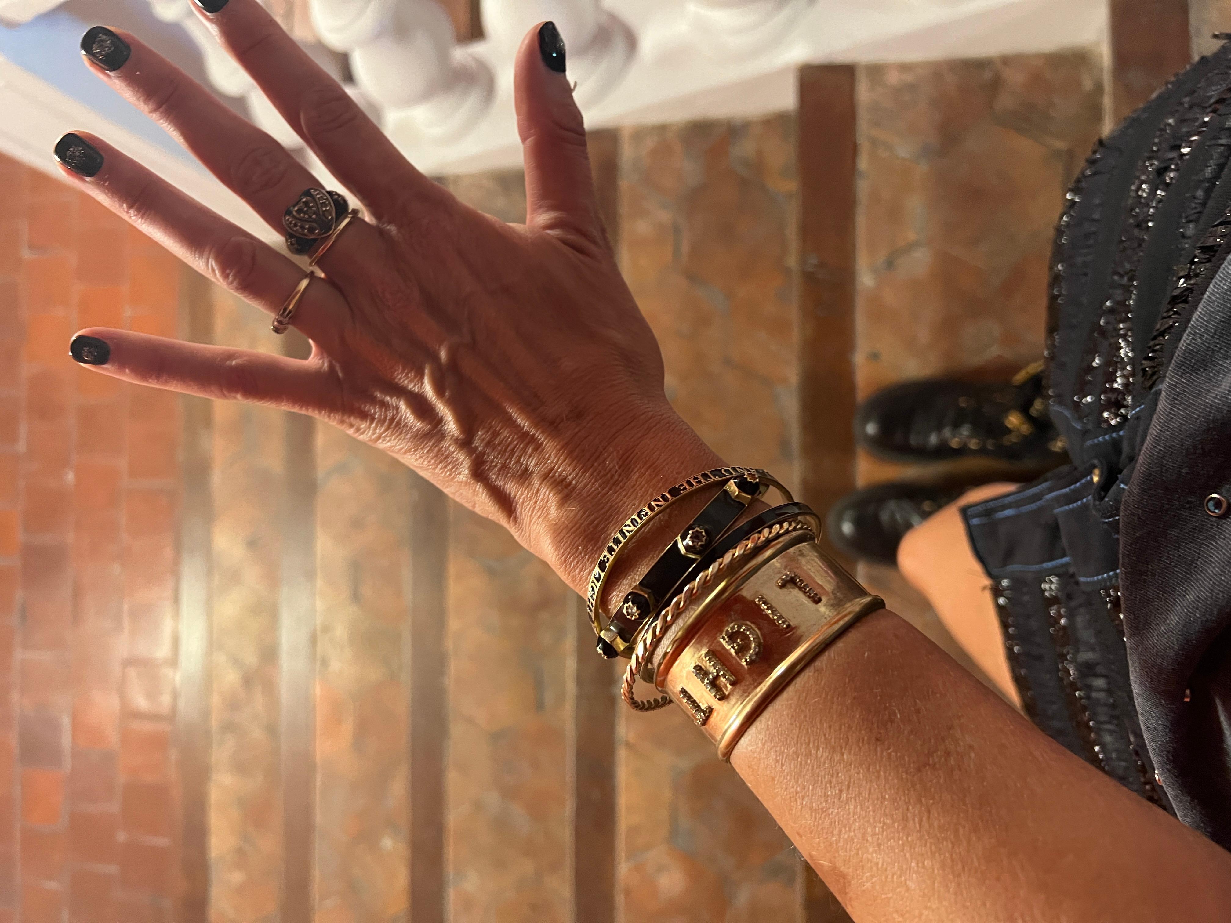 Vittoriano Anello a cuore con smalto nero e diamante bianco in stile vittoriano in vendita