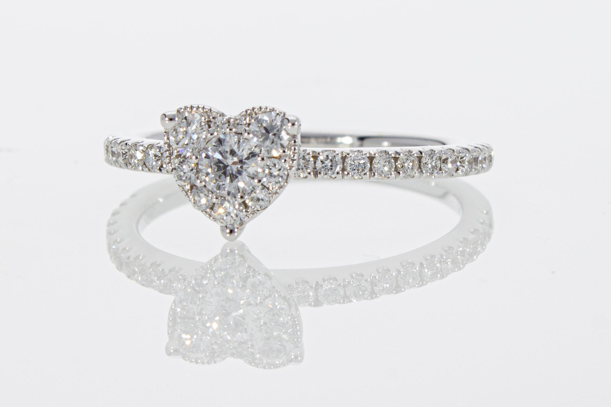 Heart Shaped Engagement Ring with 0.50 ct of Diamonds For Sale 11