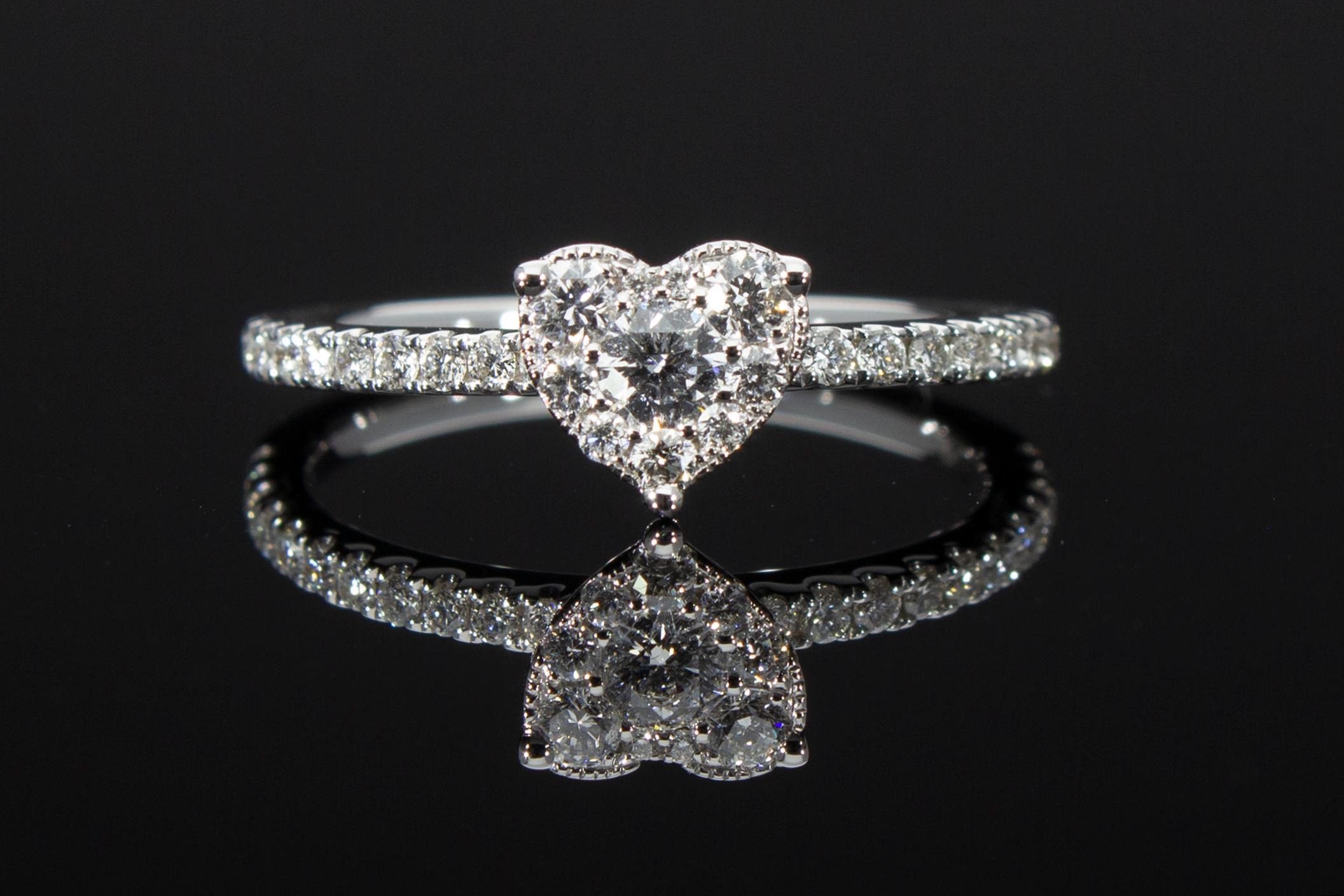 Modern Heart Shaped Engagement Ring with 0.50 ct of Diamonds For Sale