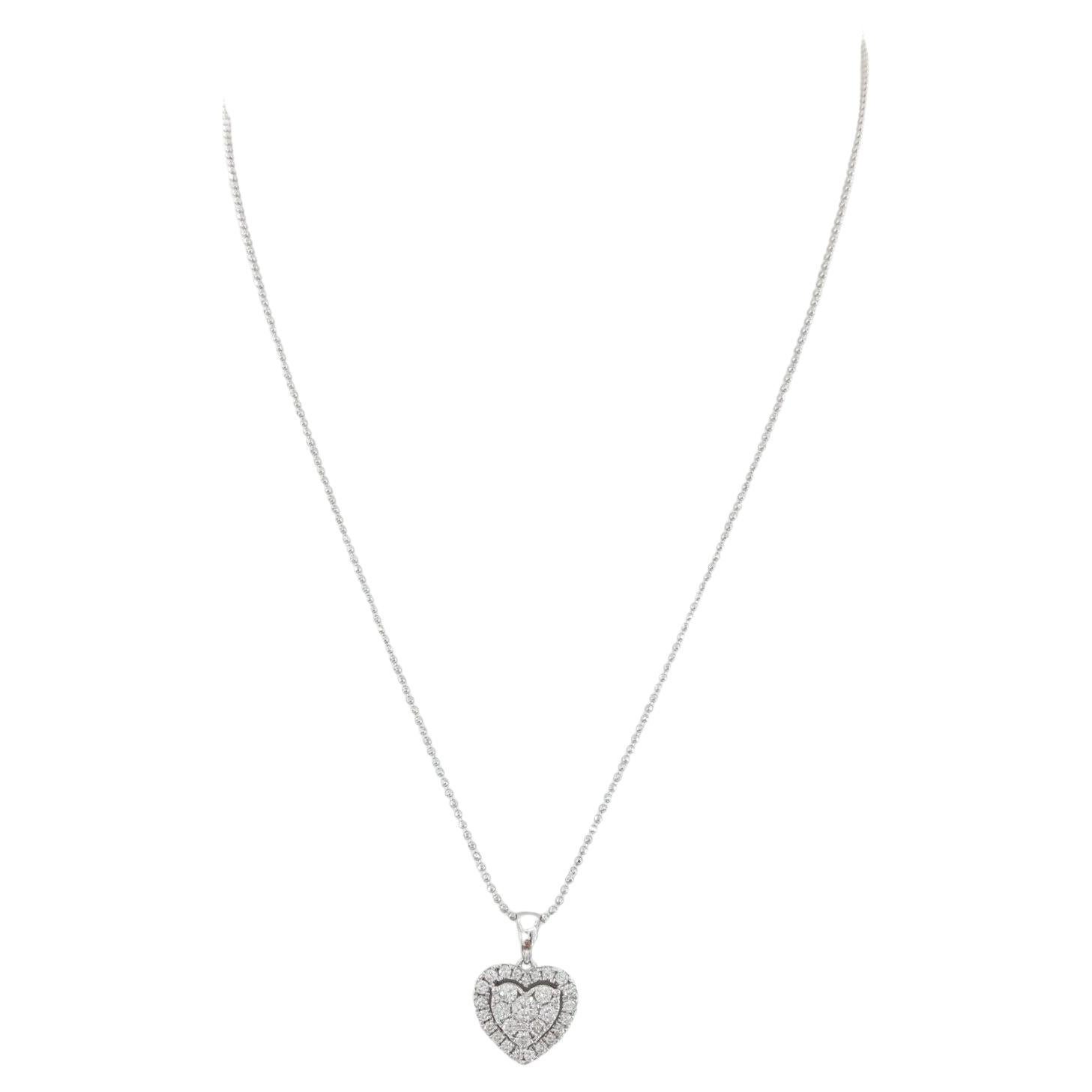 Heart Round Diamond Pendant Necklace For Sale at 1stDibs